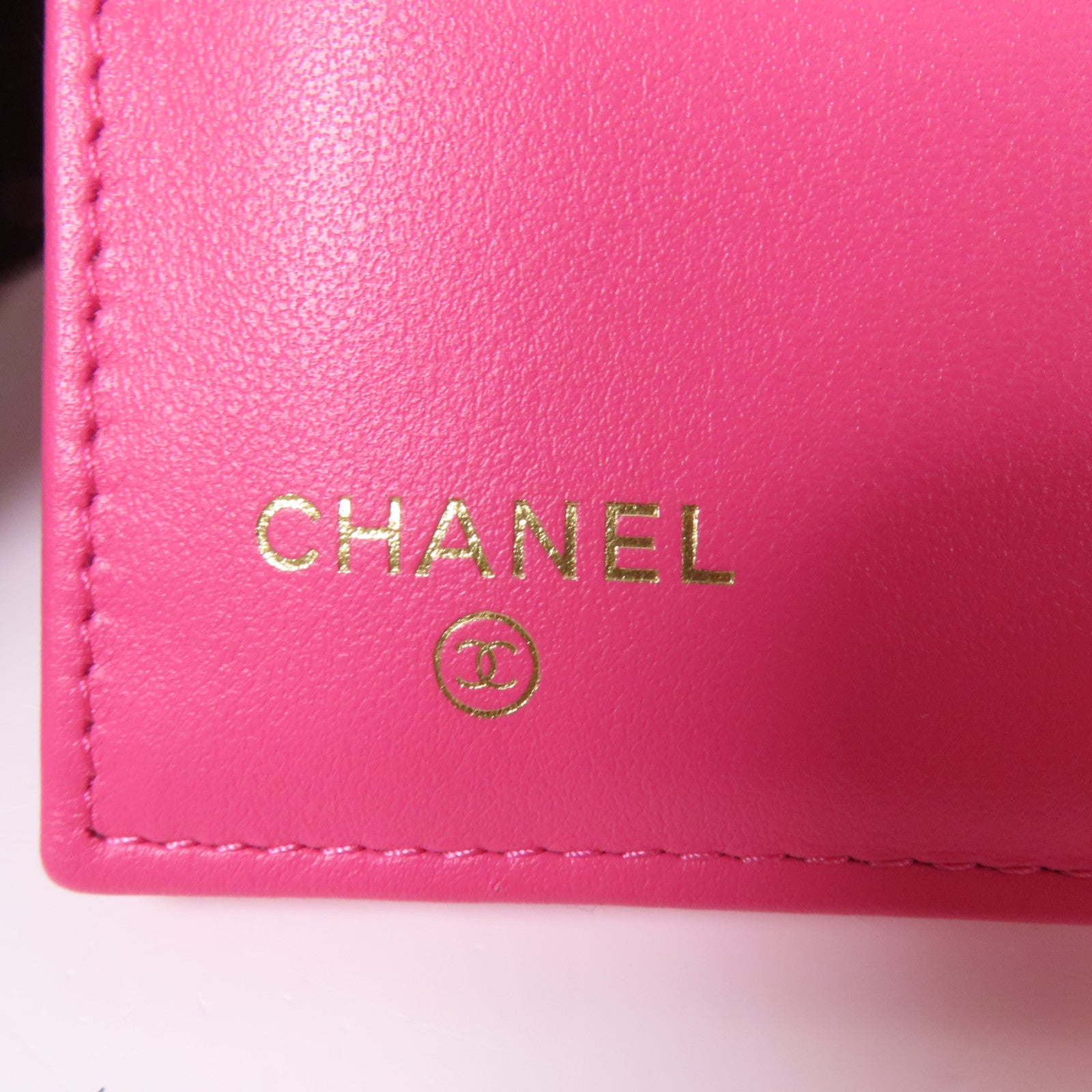 CHANEL 牛皮皮革Wallet金扣錢包