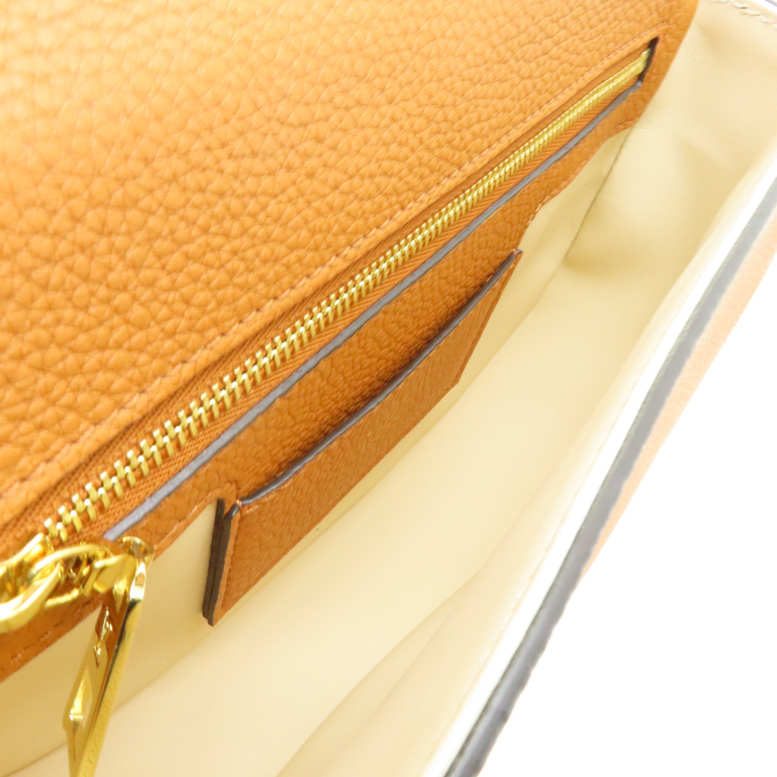 LOUIS VUITTON 【清倉大減價】粒面小牛皮Pont 9 Soft MM金扣肩背袋啡色