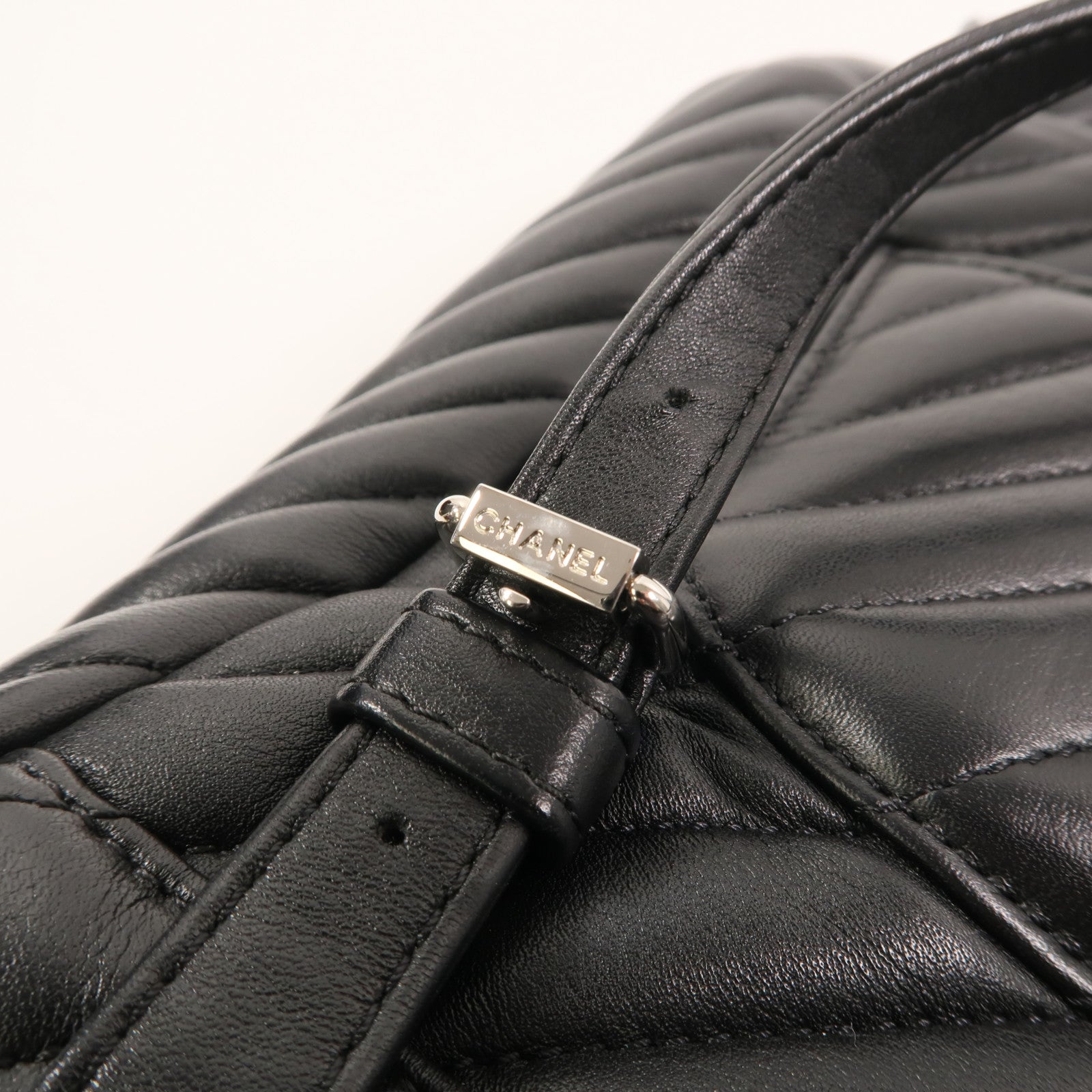 CHANEL 羊皮皮革Urban Spirit Backpack背包