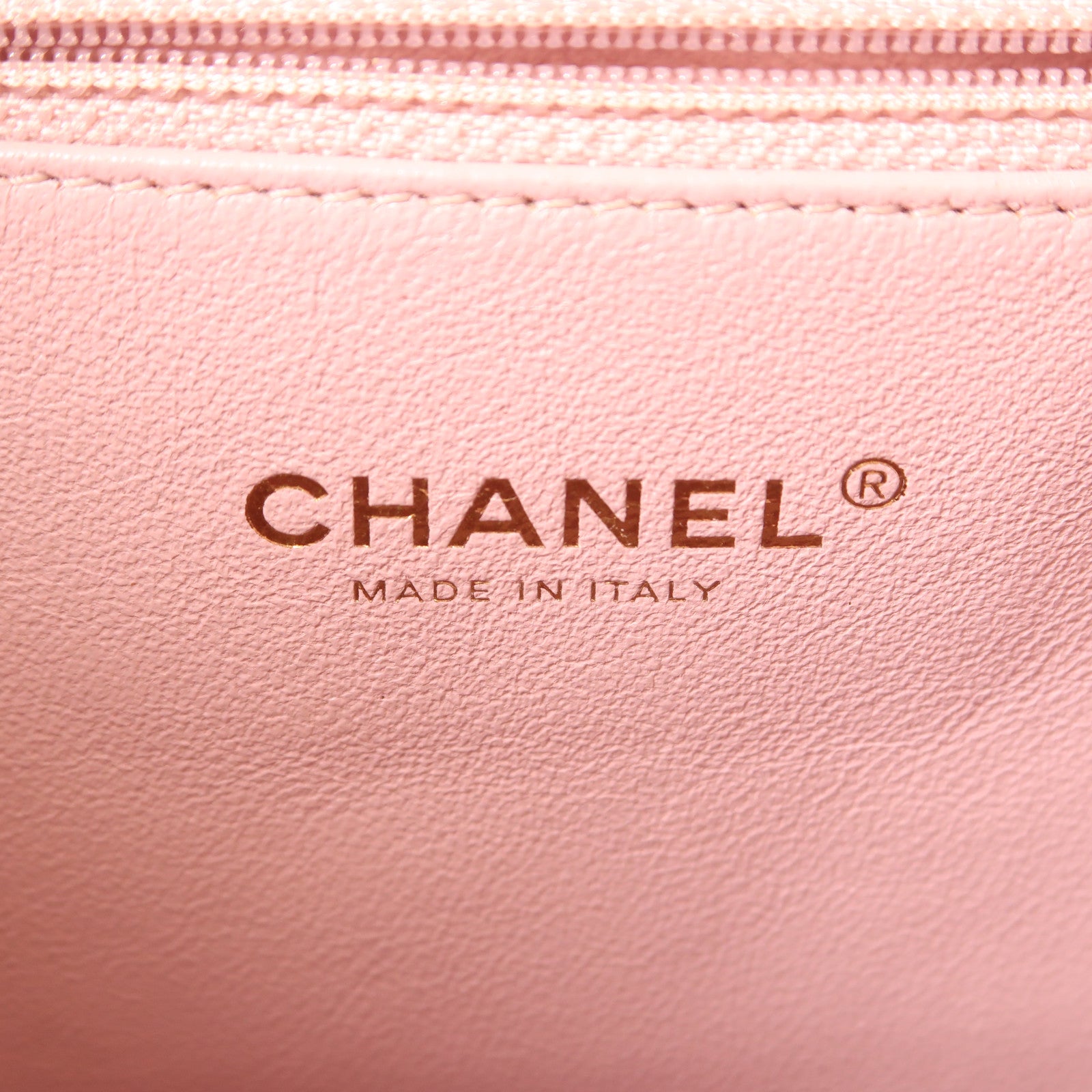 CHANEL 牛皮皮革Rucksack金扣背包粉紅色