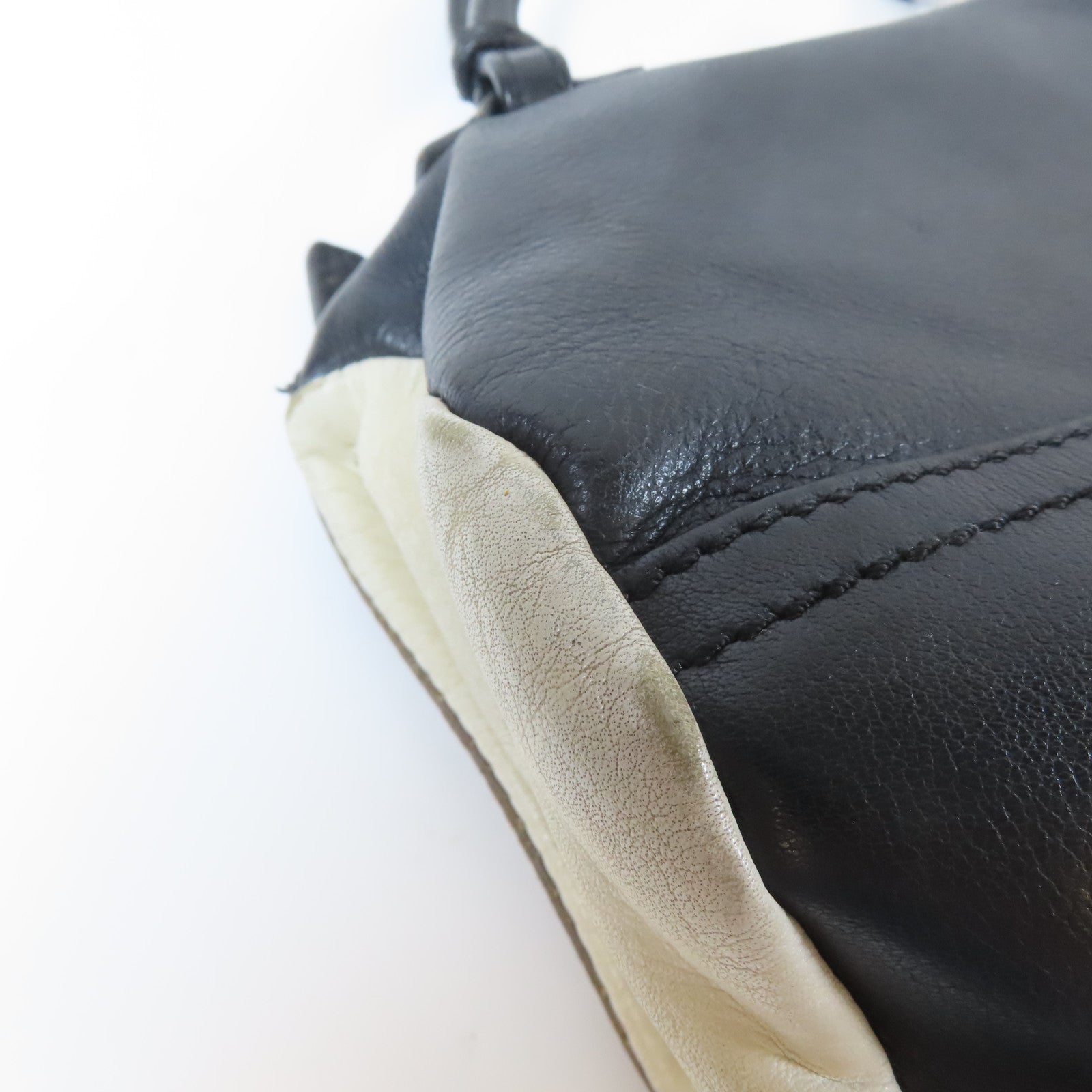 GIVENCHY 【激減優惠】牛皮皮革Shoulder Bag金扣肩背袋深藍色/米色