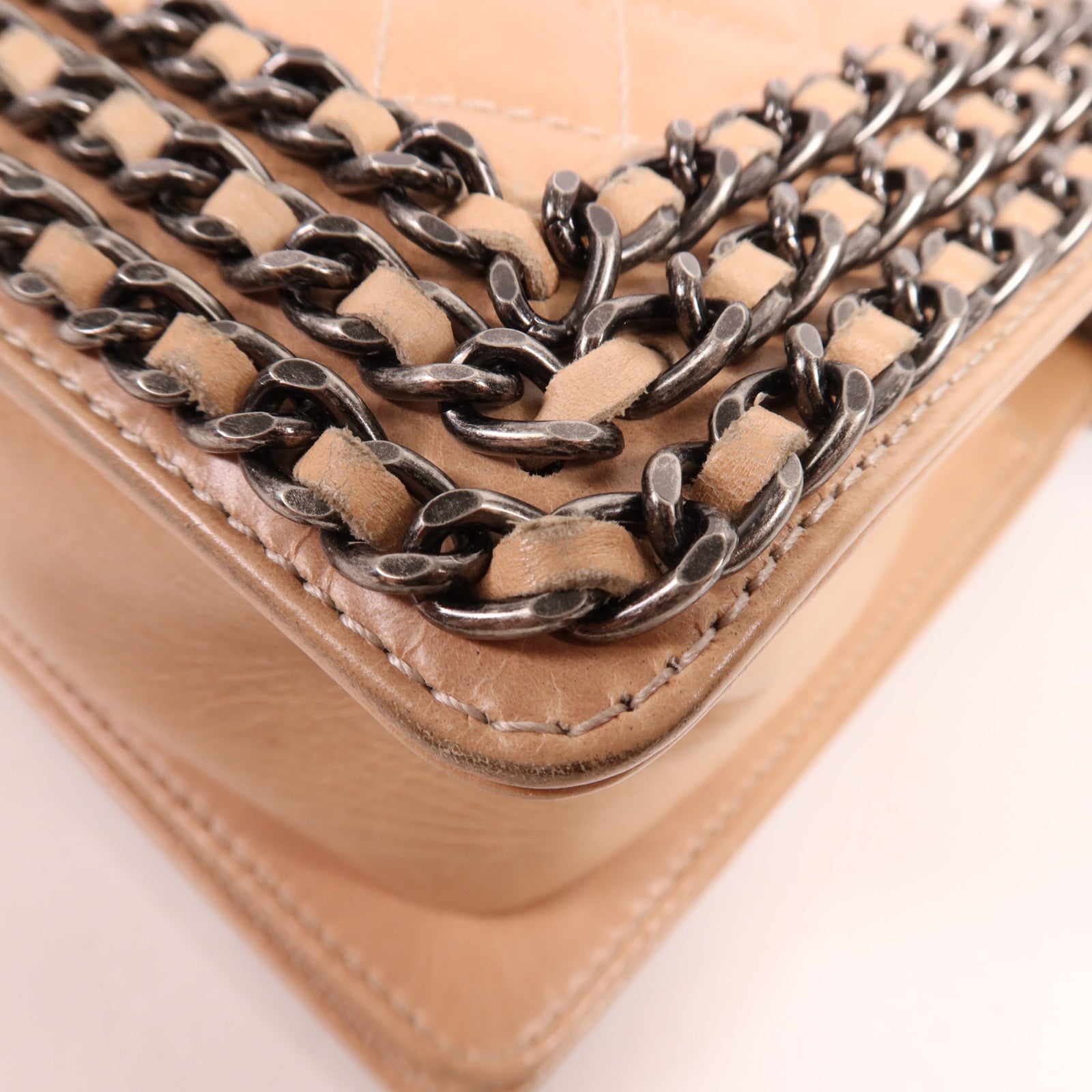 CHANEL 牛皮皮革Boy Chanel銀扣肩背袋