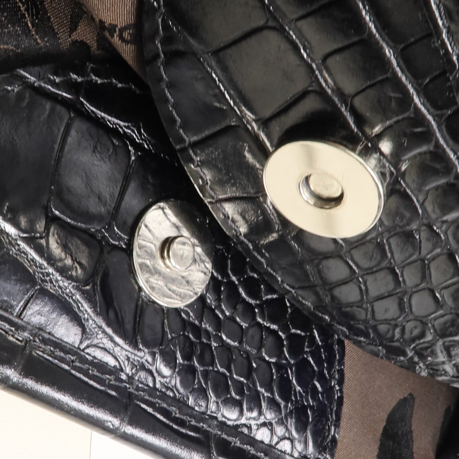 Longchamp 牛皮皮革Handbag金扣手挽袋