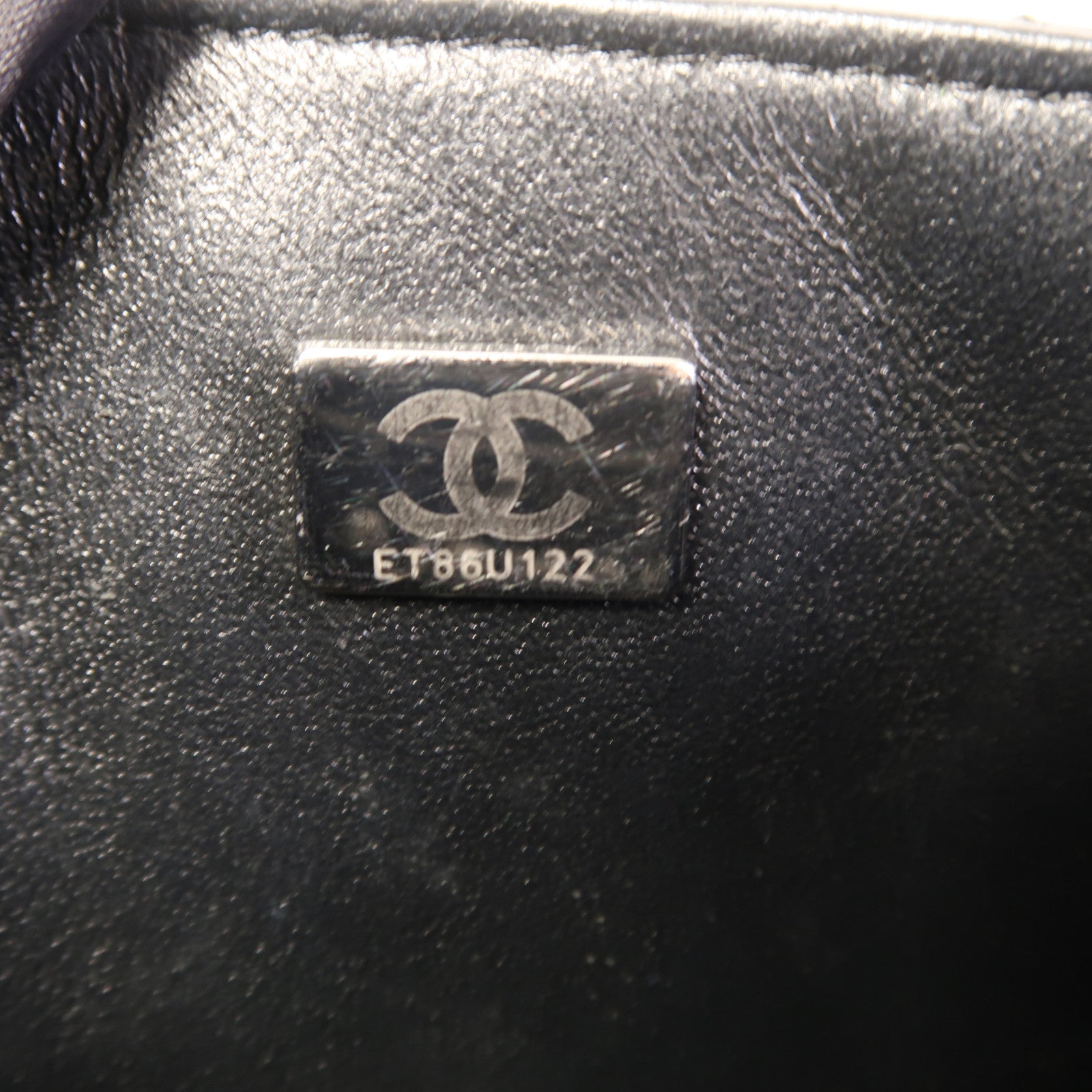 CHANEL 漆皮皮革Classic 17 So Black鏈帶肩背袋