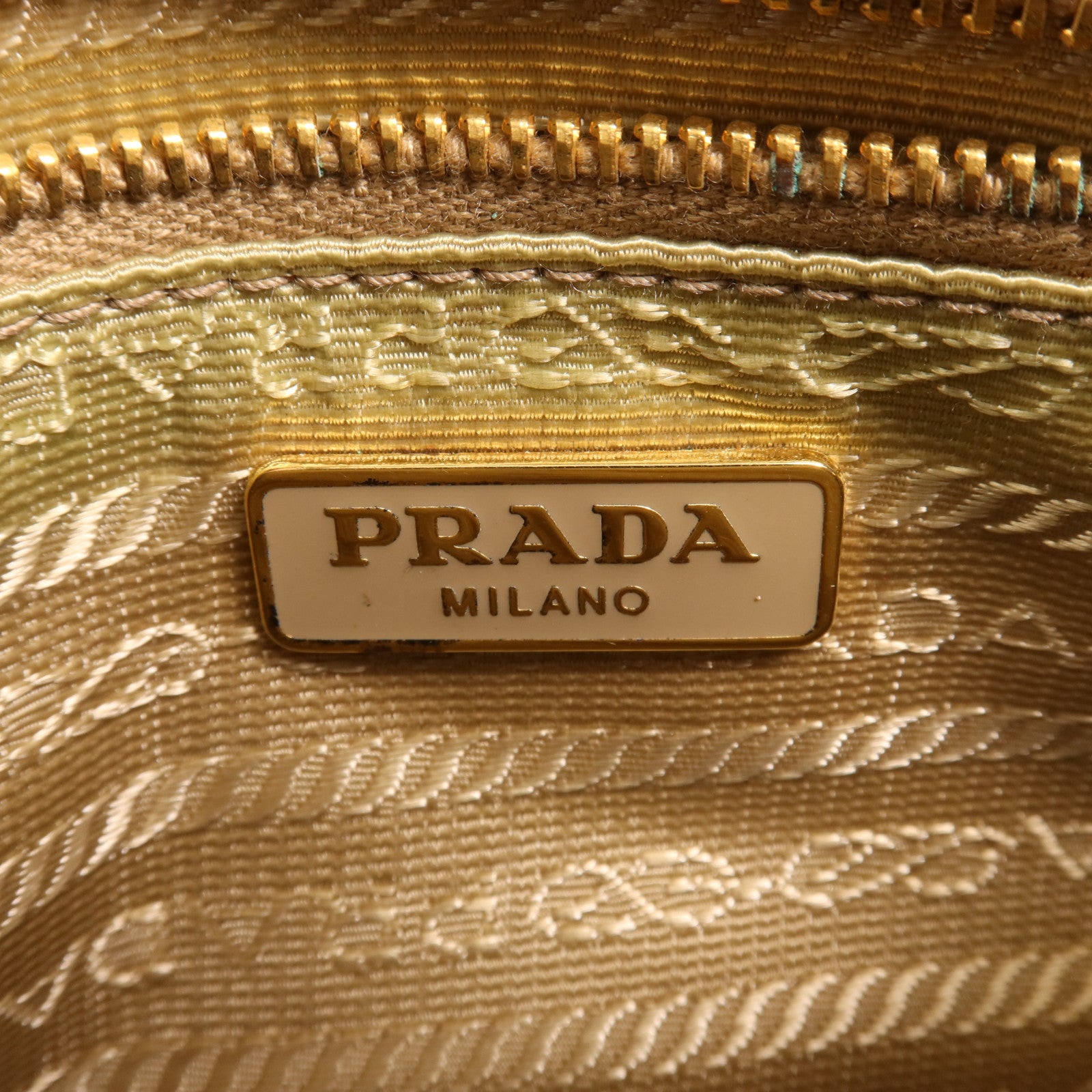 PRADA 牛皮皮革Shoulder Bag金扣肩背袋