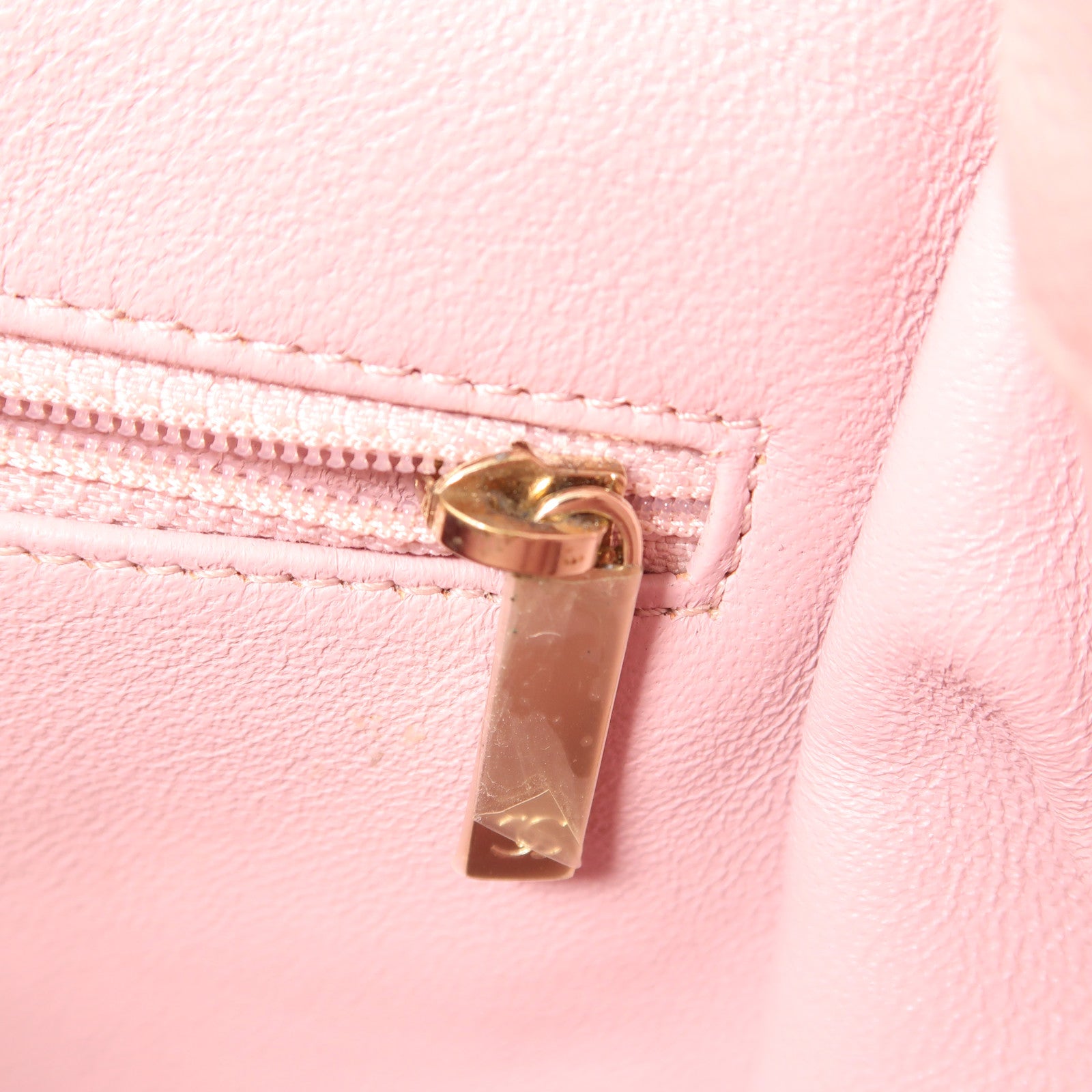 CHANEL 牛皮皮革Rucksack金扣背包粉紅色