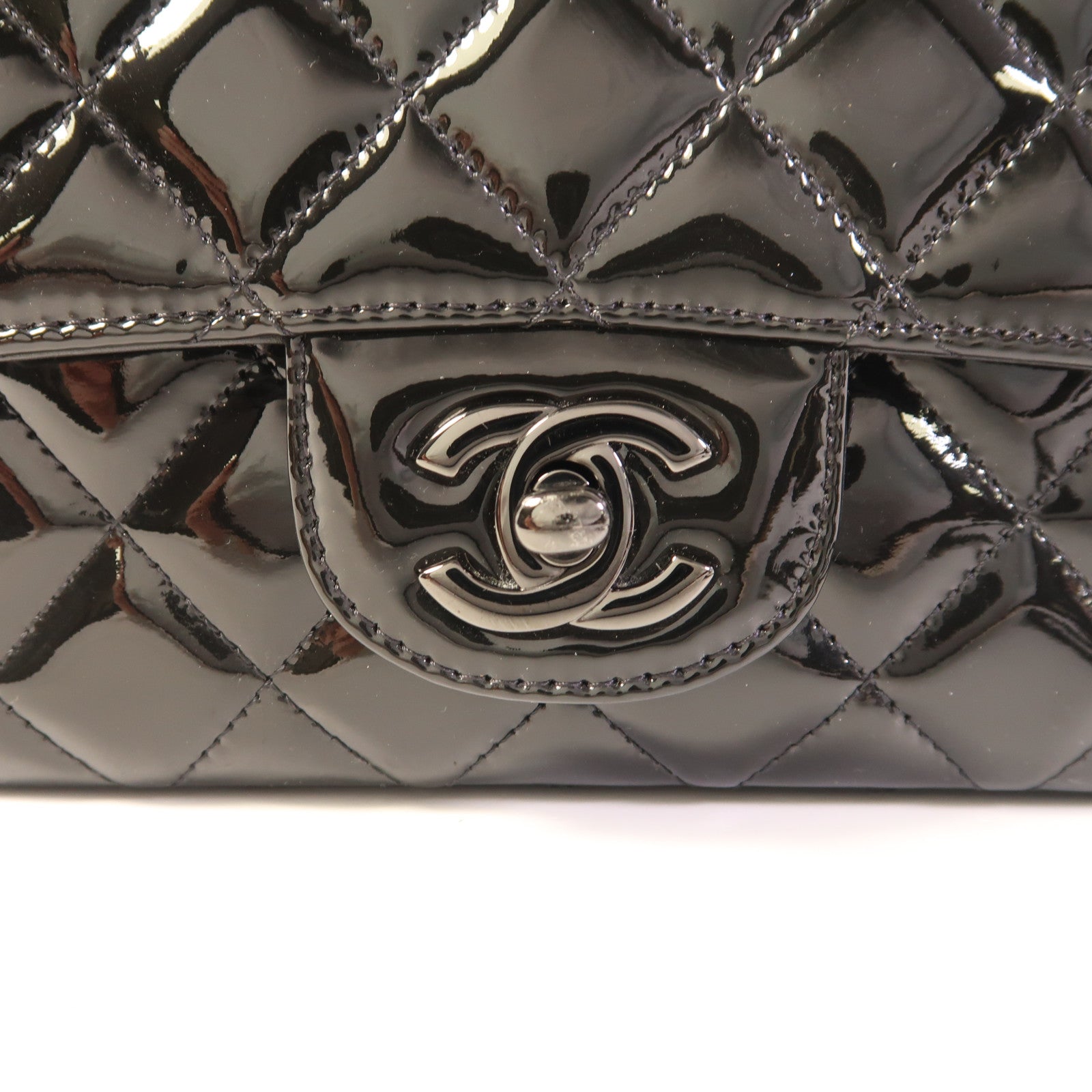 CHANEL 【激減優惠】漆皮皮革Classic 17 So Black鏈帶肩背袋