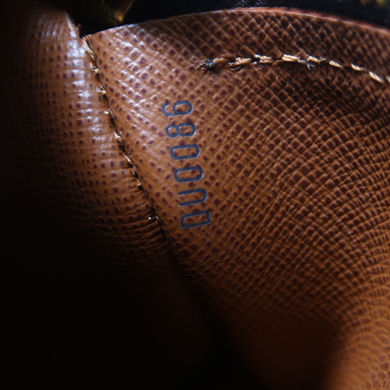 LOUIS VUITTON Monogram Papillon金扣手挽袋啡色