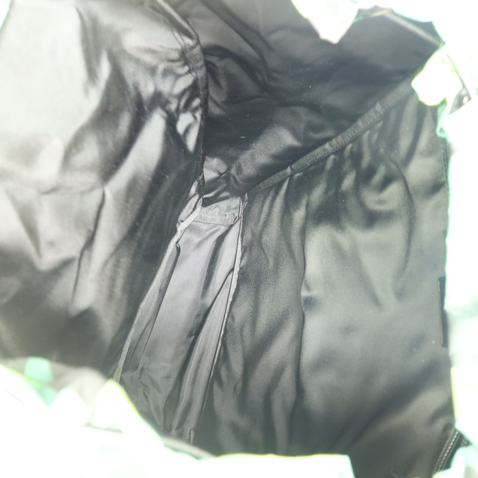 PRADA 尼龍Rucksack銀扣背包