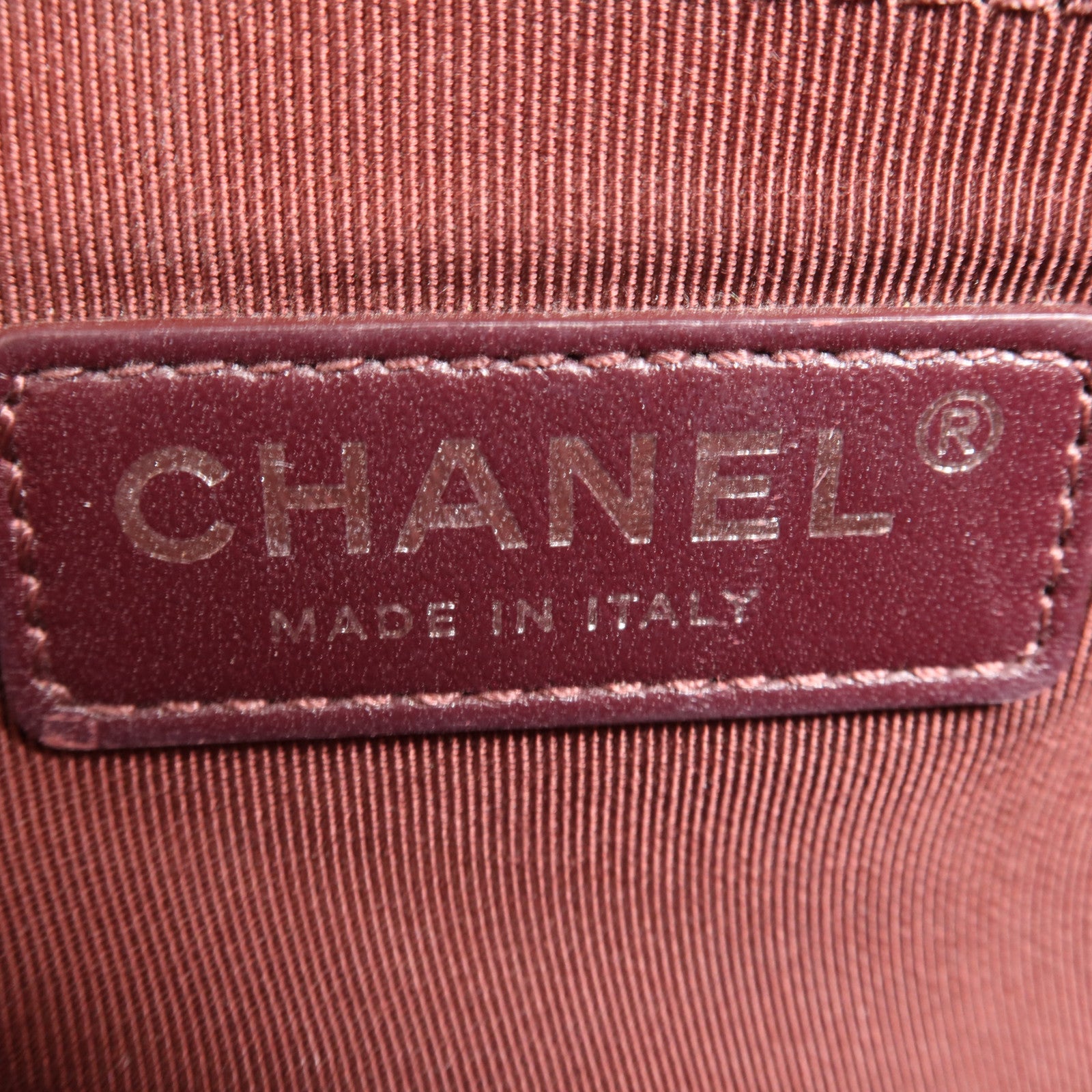CHANEL 牛皮皮革Boy Chanel銀扣肩背袋