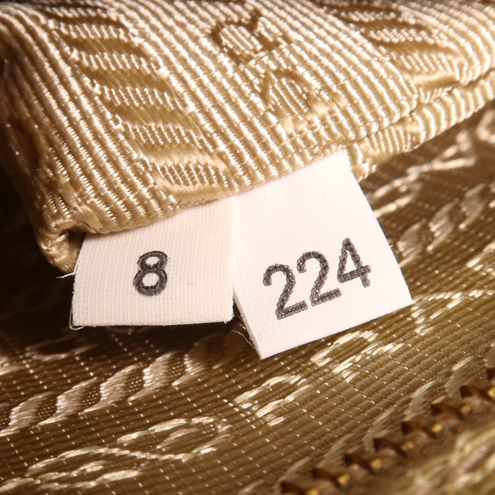 PRADA 牛皮皮革Shoulder Bag金扣肩背袋