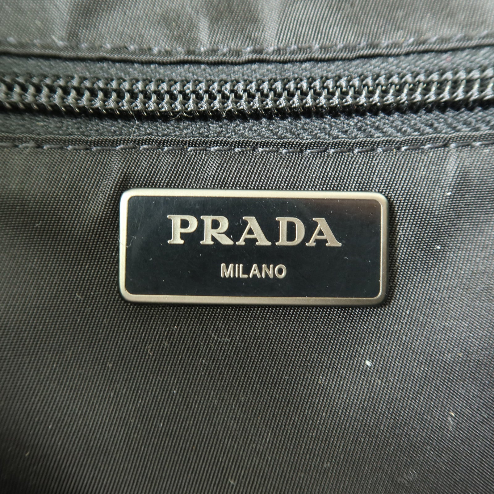 PRADA 尼龍Rucksack銀扣背包