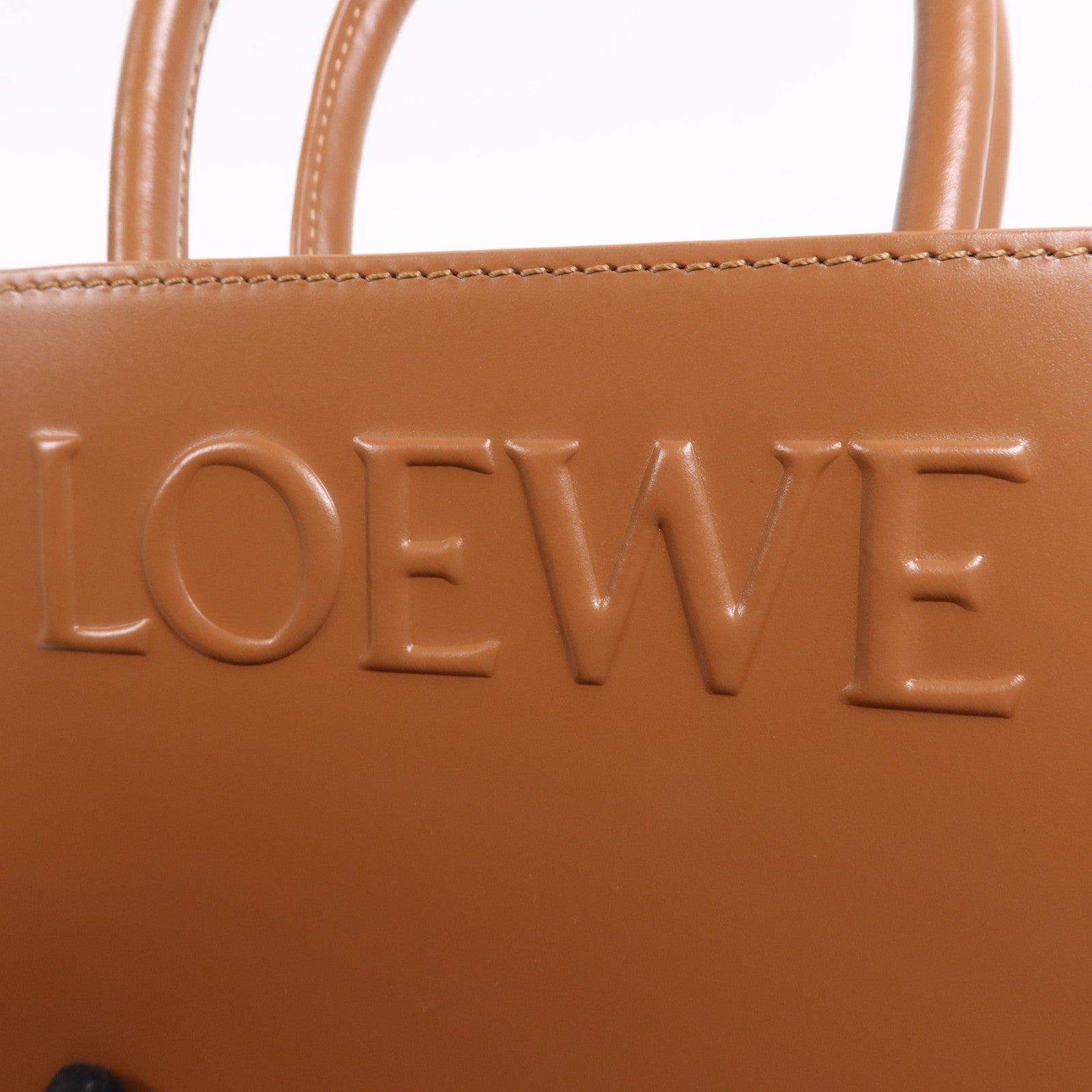 LOEWE 牛皮皮革Standard A5 Tote金扣手挽肩背兩用袋