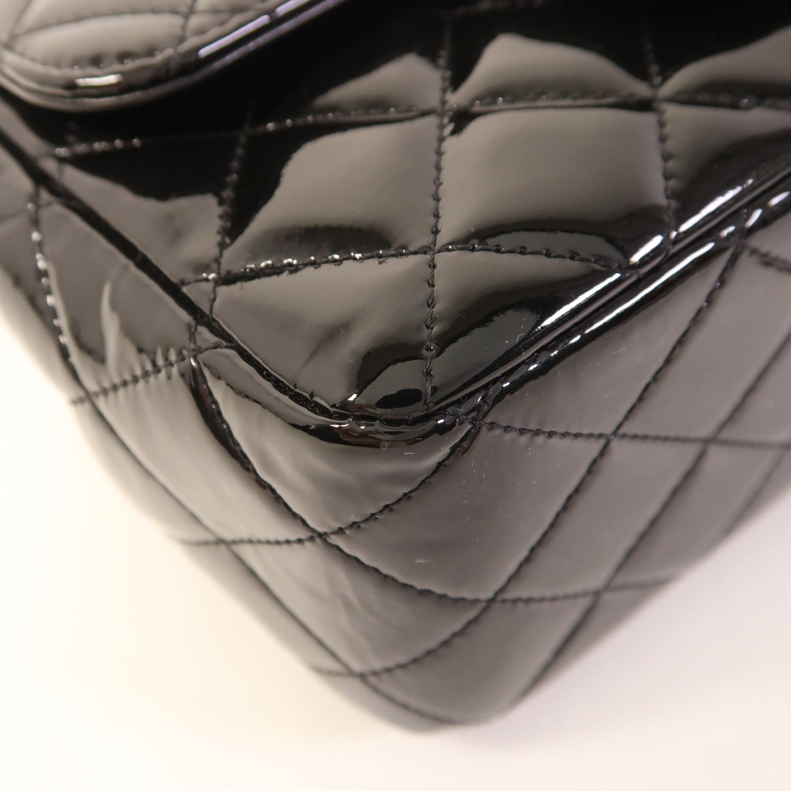 CHANEL 【激減優惠】漆皮皮革Classic 17 So Black鏈帶肩背袋