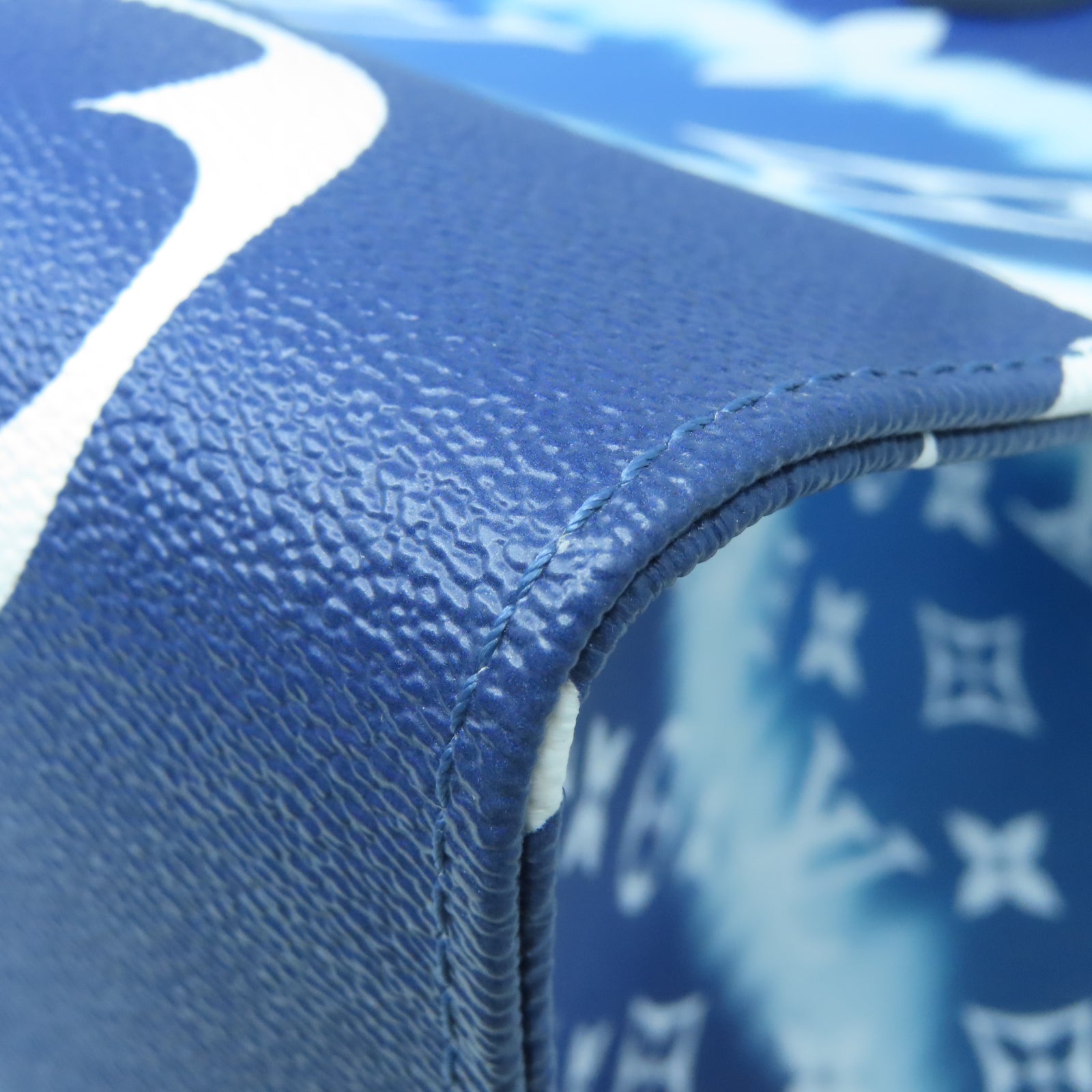 LOUIS VUITTON 【激減優惠】Escale On The Go GM銀扣手挽袋藍色