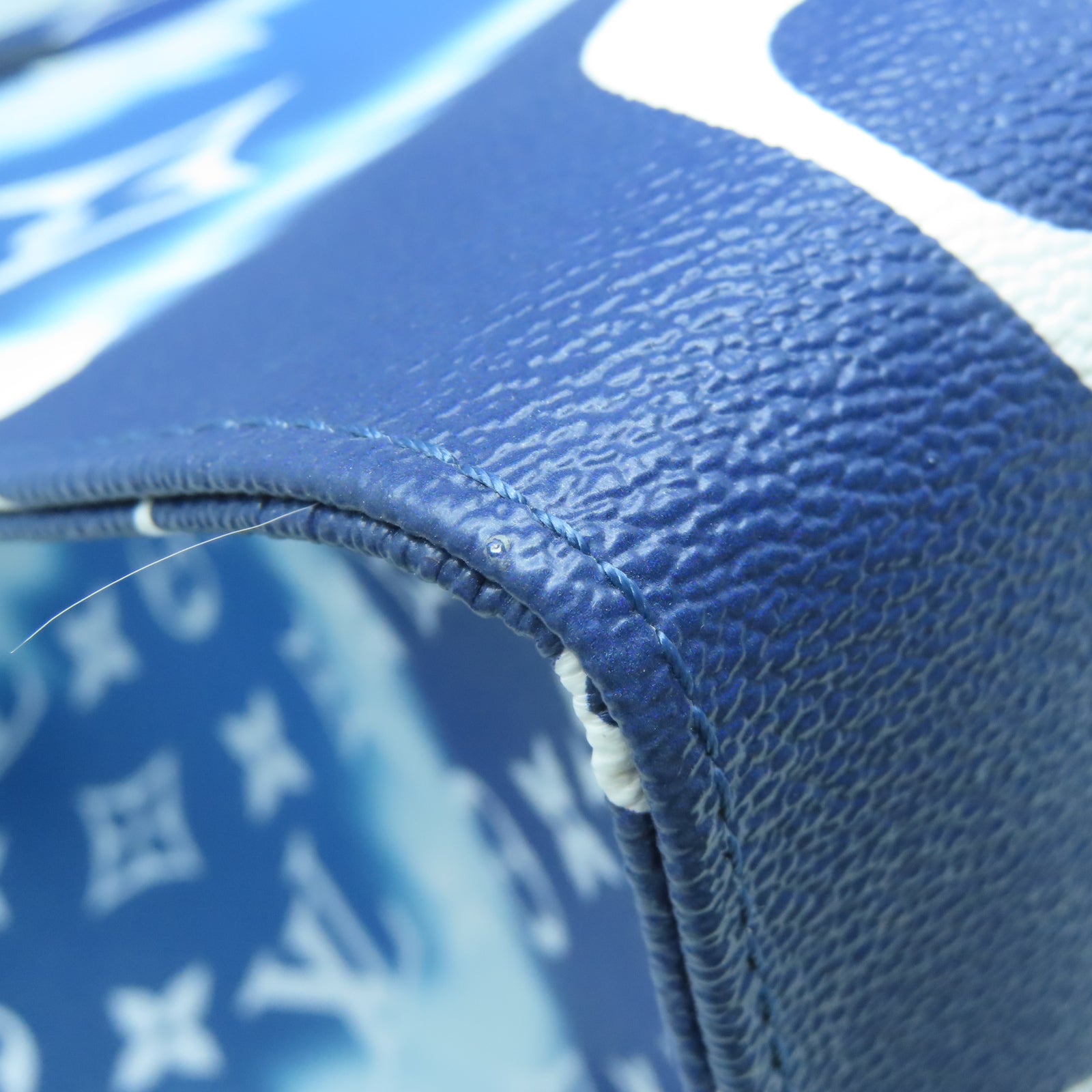 LOUIS VUITTON 【激減優惠】Escale On The Go GM銀扣手挽袋藍色