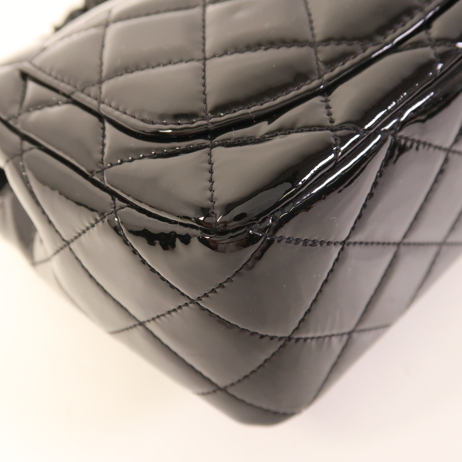 CHANEL 【激減優惠】漆皮皮革Classic 17 So Black鏈帶肩背袋