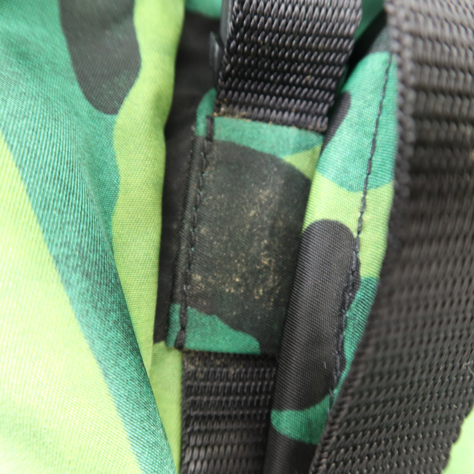 PRADA 尼龍Rucksack銀扣背包
