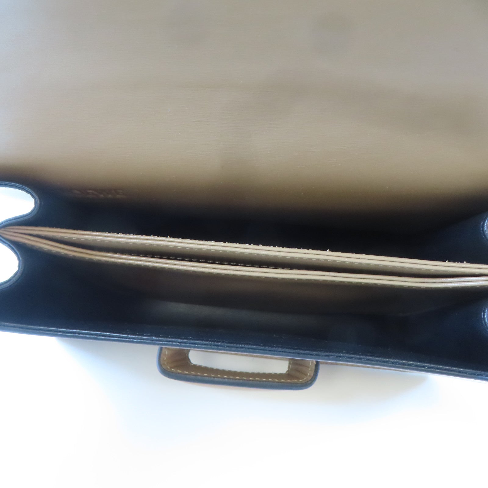 LOEWE 【激減優惠】皮革Barcelona金扣肩背袋啡色