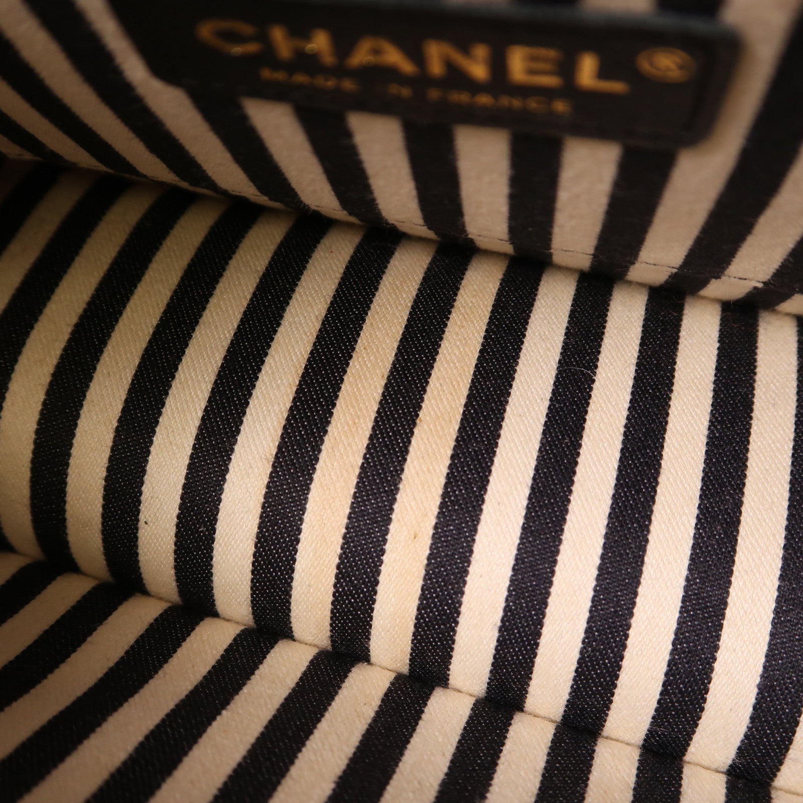 CHANEL 牛皮皮革Chain Shoulder金扣鏈帶肩背袋