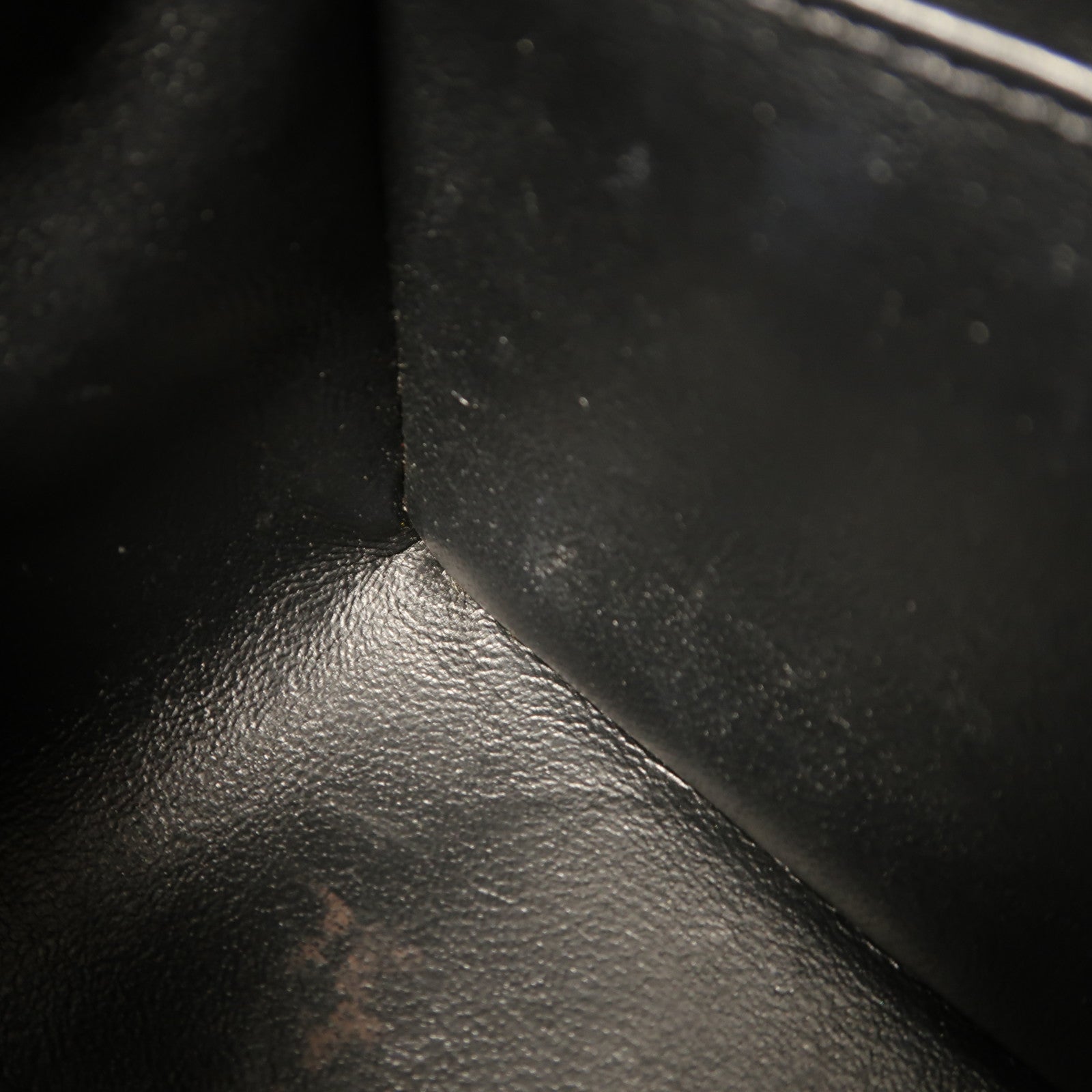 CHANEL 【激減優惠】漆皮皮革Classic 17 So Black鏈帶肩背袋