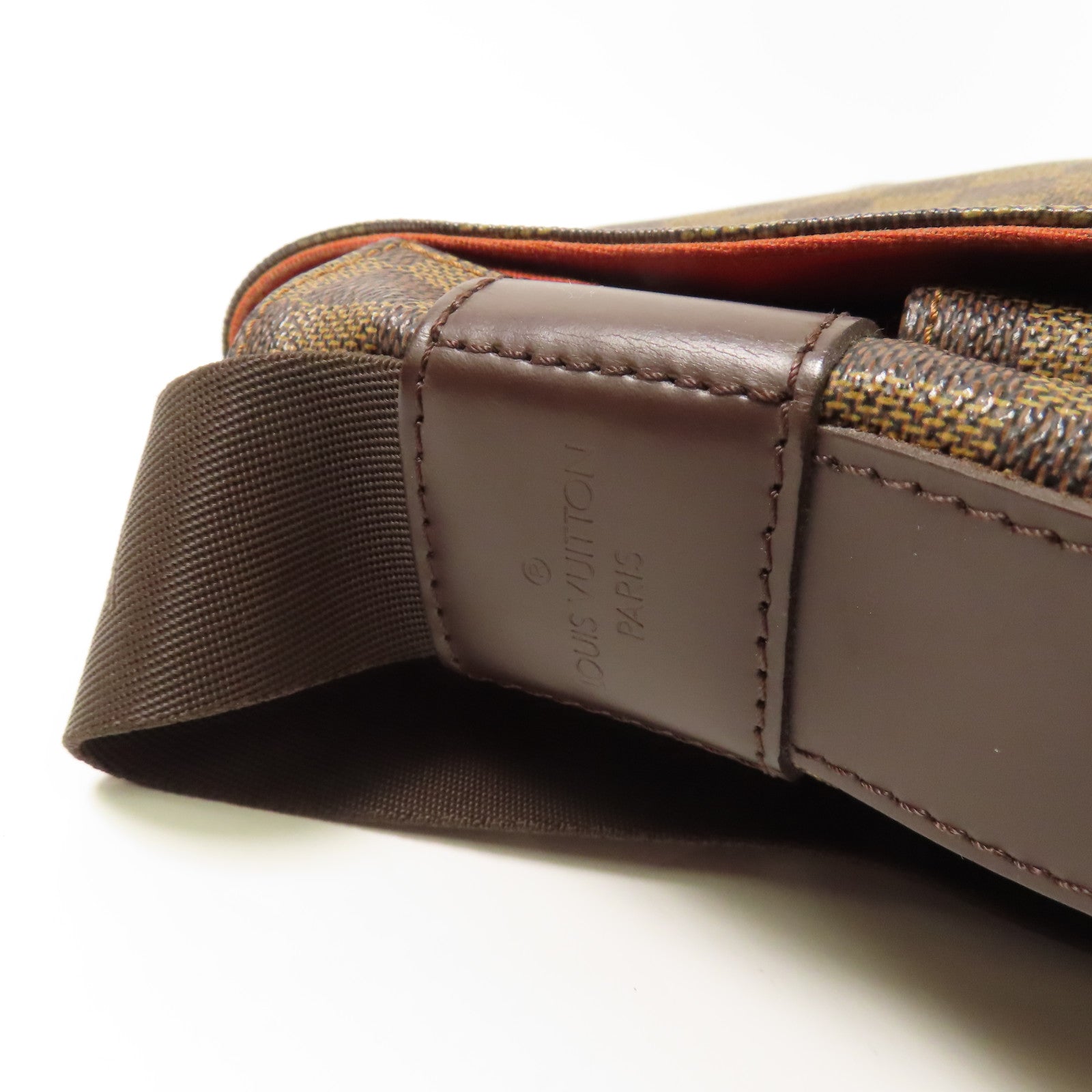 LOUIS VUITTON Damier Bastille金扣肩背袋