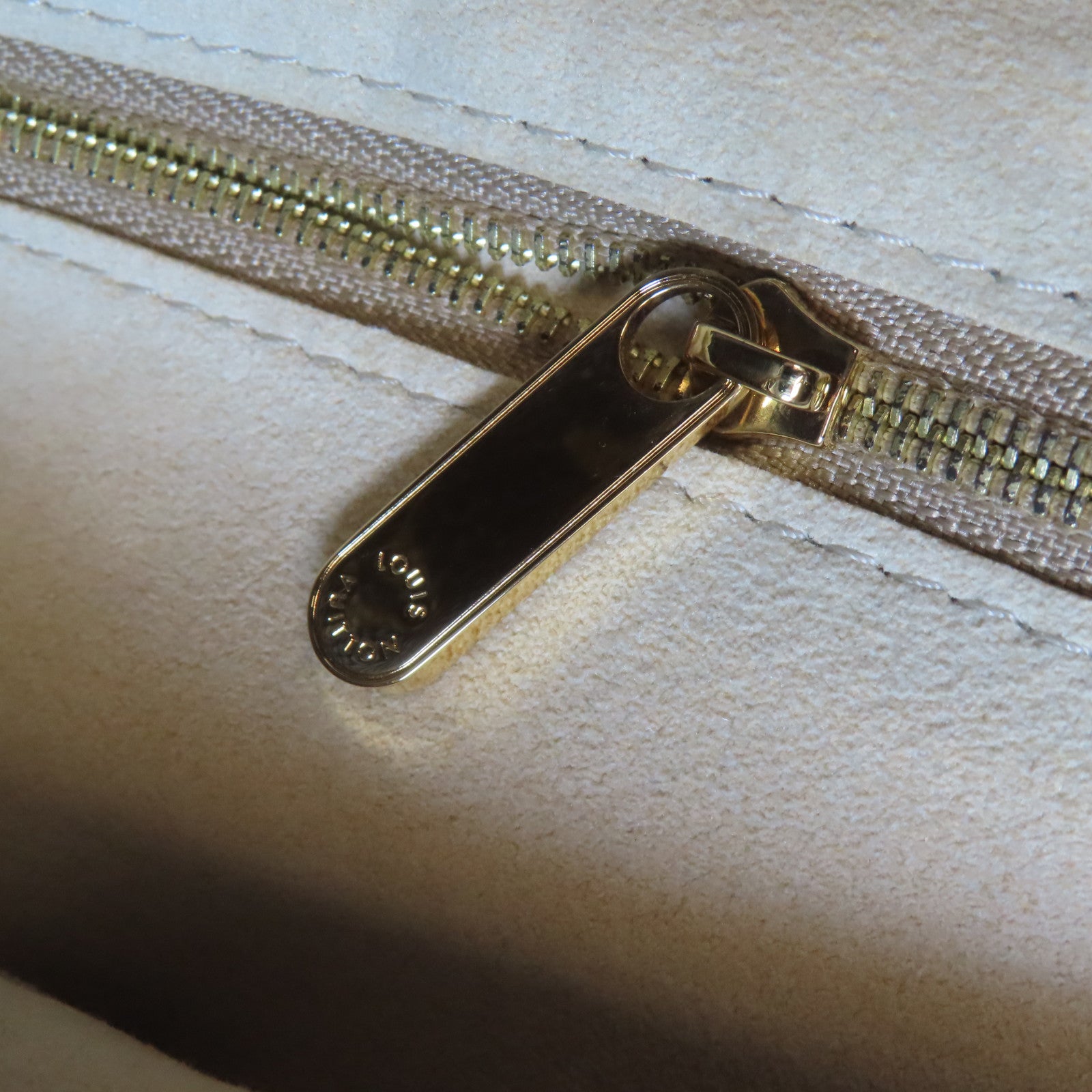 LOUIS VUITTON Monogram Artsy GM金扣肩背袋啡色