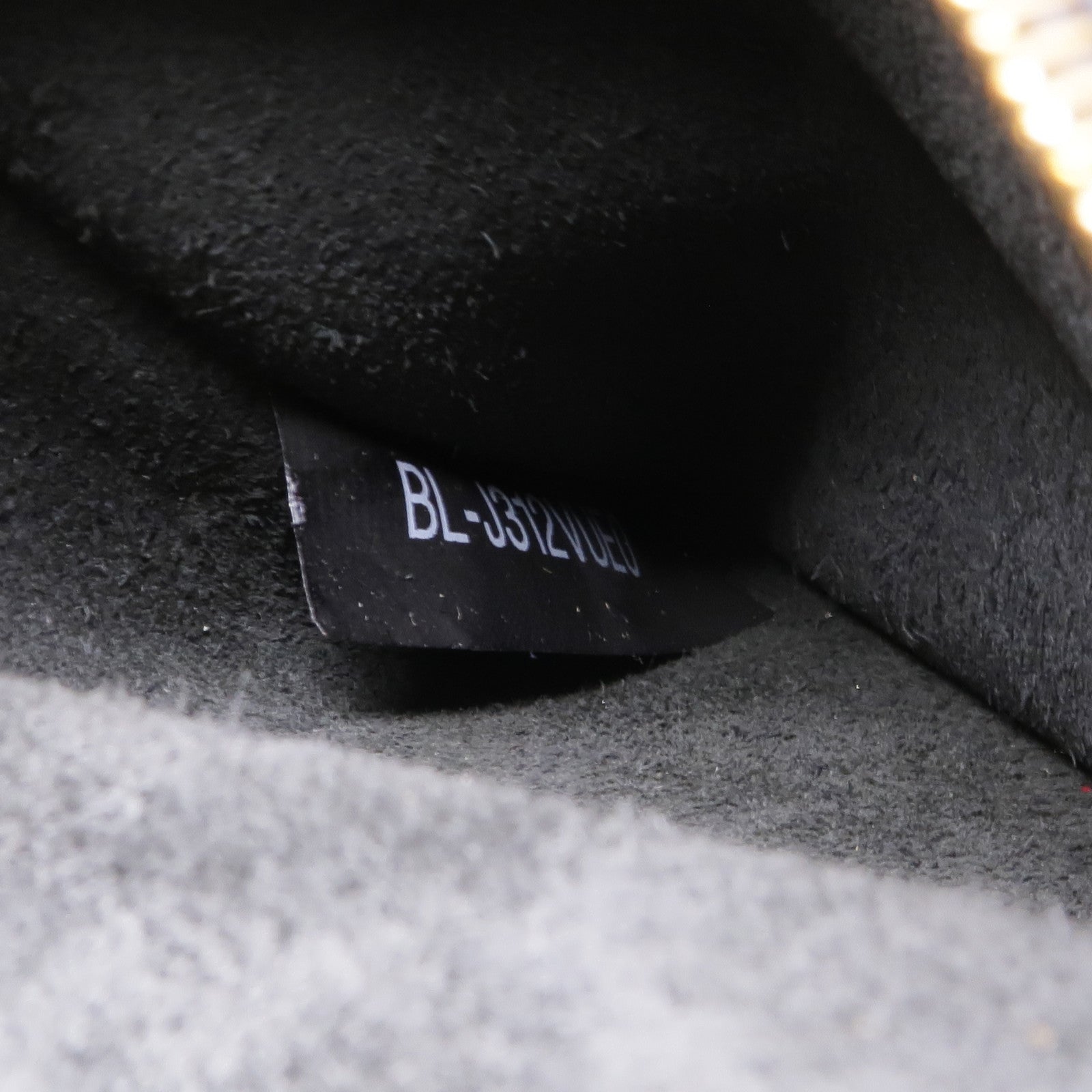 Valentino 牛皮皮革Chain Shoulder金扣鏈帶肩背袋