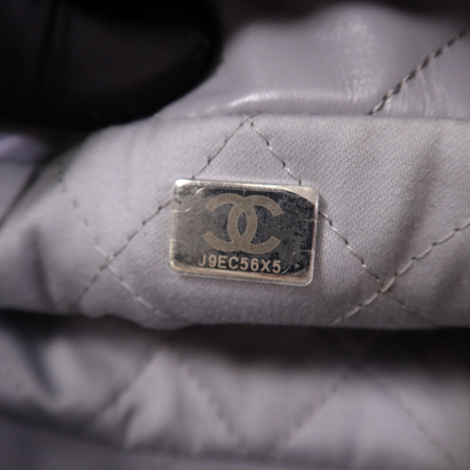 CHANEL 牛皮皮革C22 Mini金扣手挽肩背兩用袋