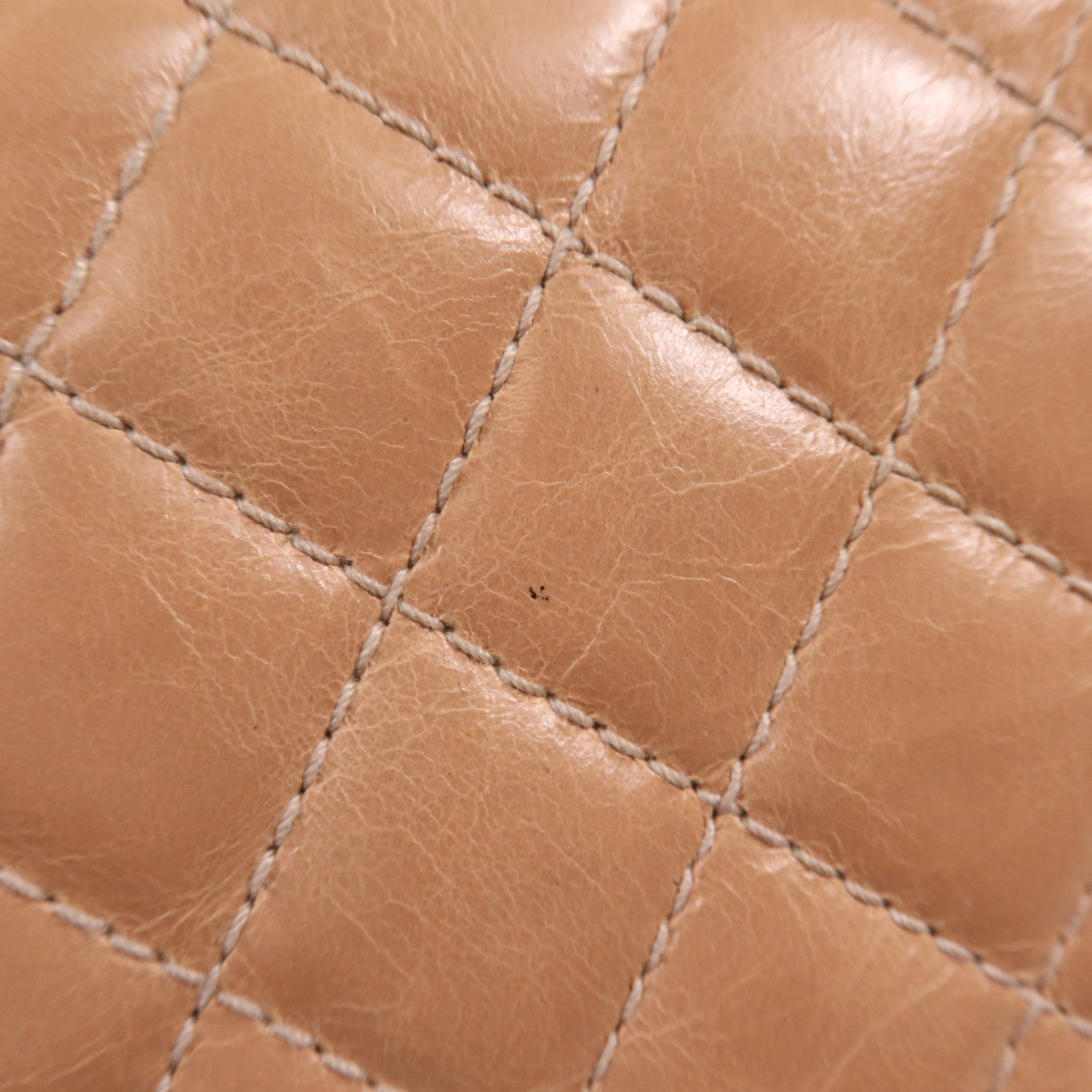 CHANEL 牛皮皮革Boy Chanel銀扣肩背袋