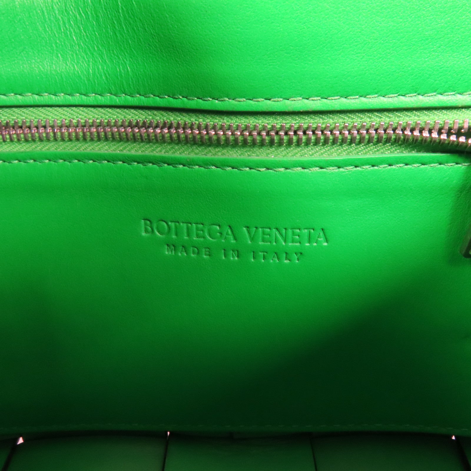 BOTTEGA VENETA 牛皮皮革Cassette Bag肩背袋