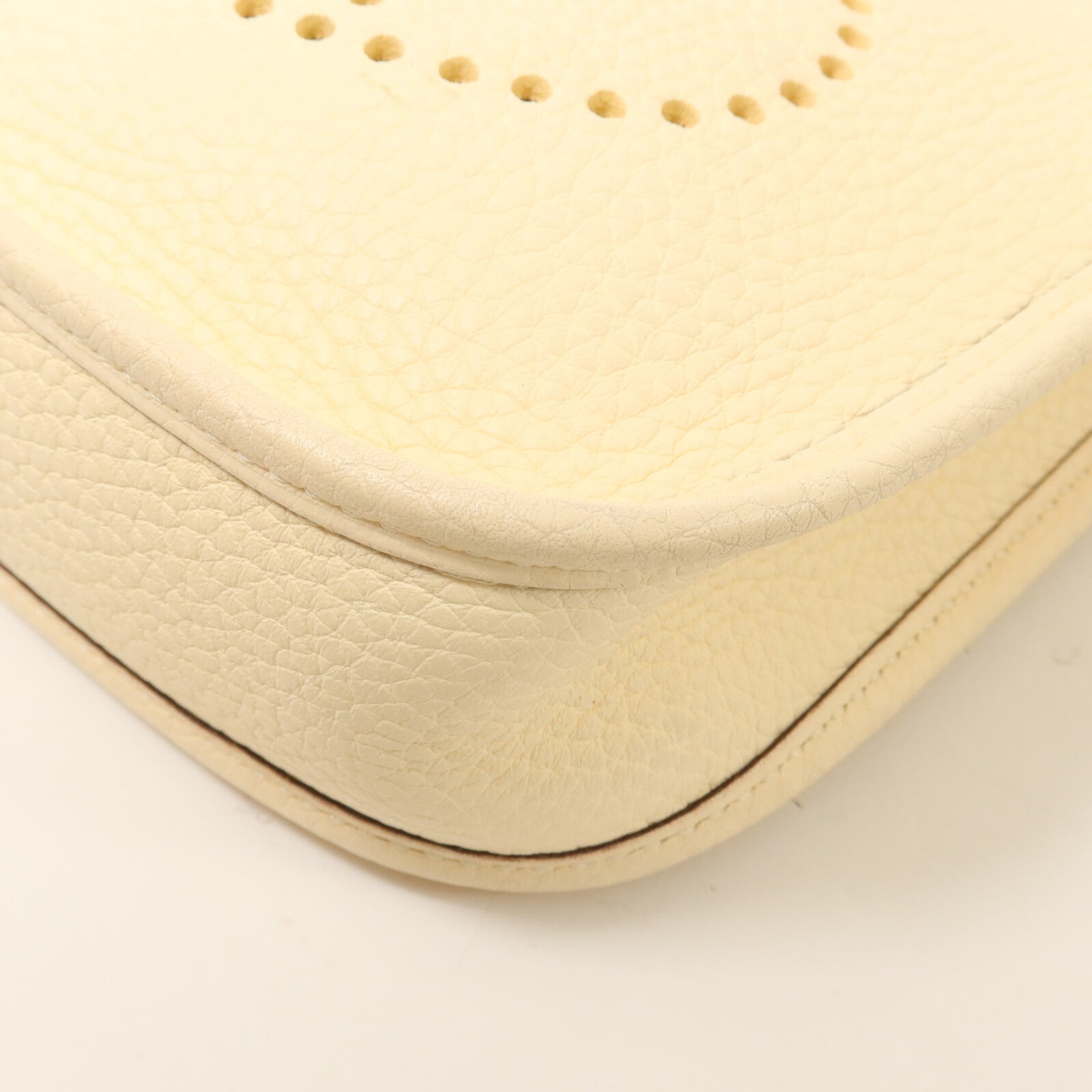 HERMES Clemence皮革Evelyne TPM肩背袋Nata/Blanc