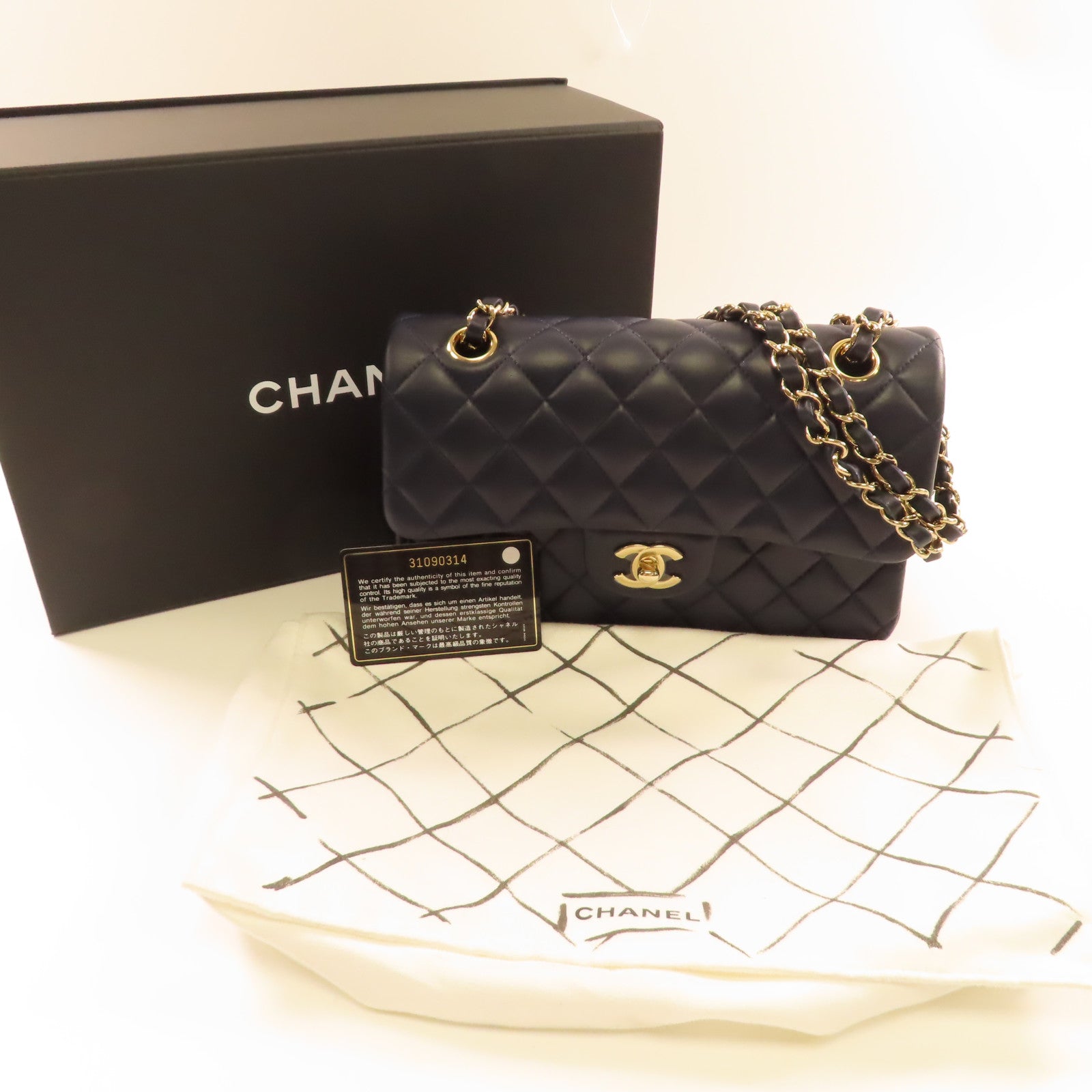 CHANEL 羊皮皮革Classic 23cm金扣鏈帶肩背袋深藍色