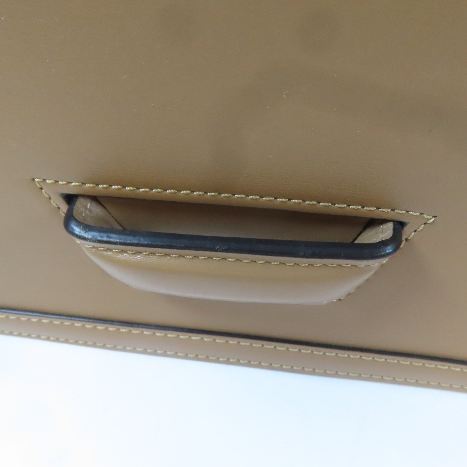 LOEWE 【激減優惠】皮革Barcelona金扣肩背袋啡色