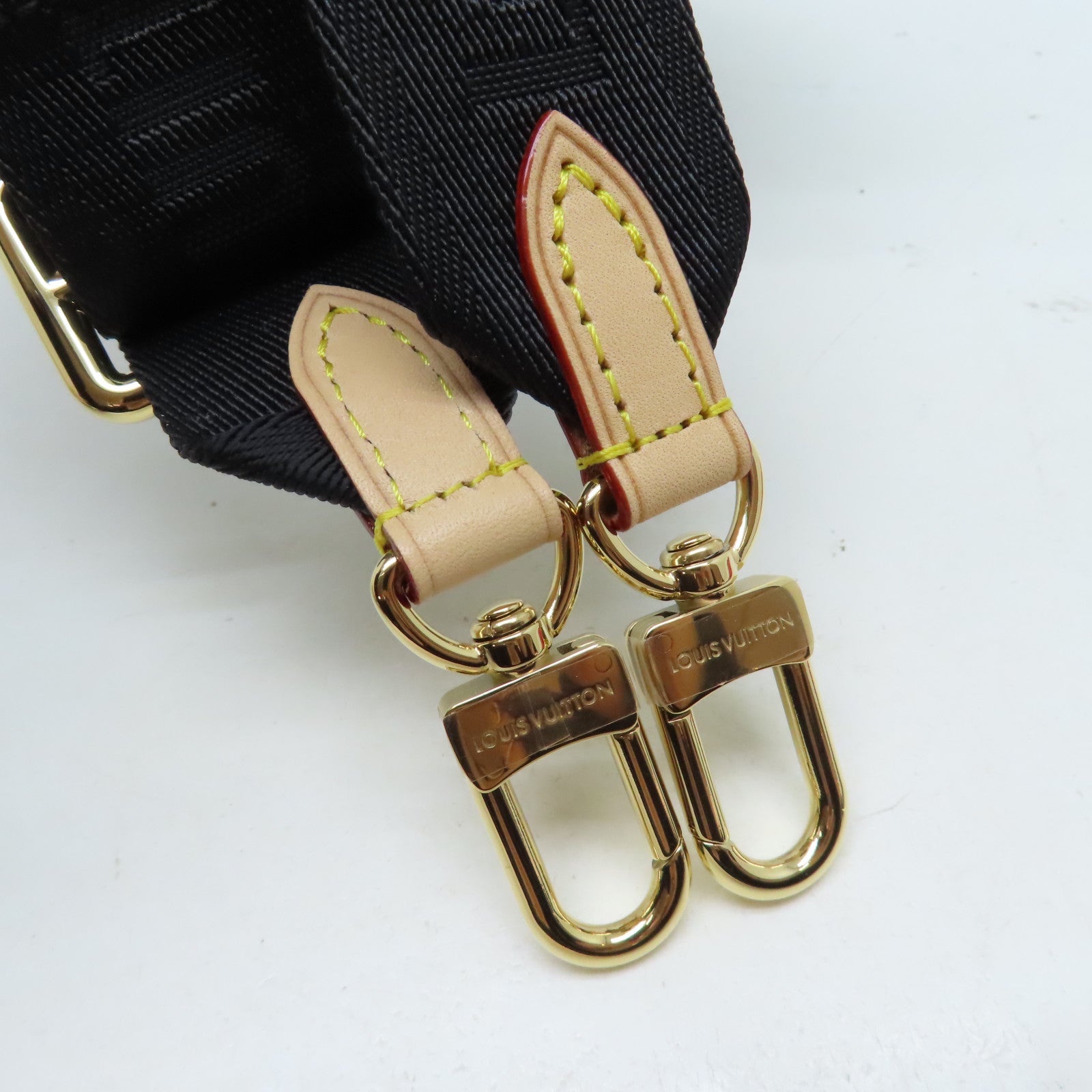 LOUIS VUITTON Monogram Bandouliere Strap金扣肩背帶黑色
