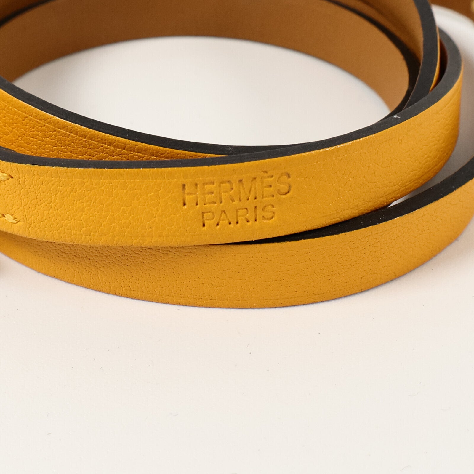 HERMES Swift皮革Behapi Triple Tour Bracelet金扣手鏈Jaune d'Or/Gold