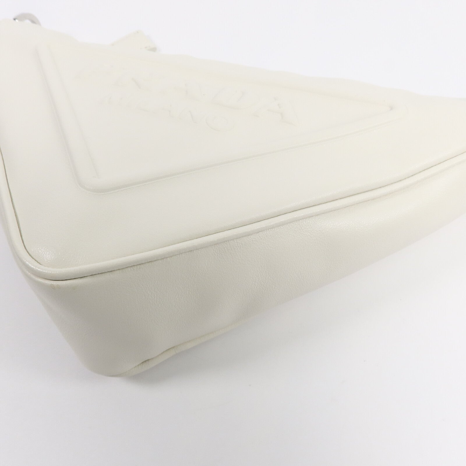 PRADA 牛皮皮革Triangle肩背袋