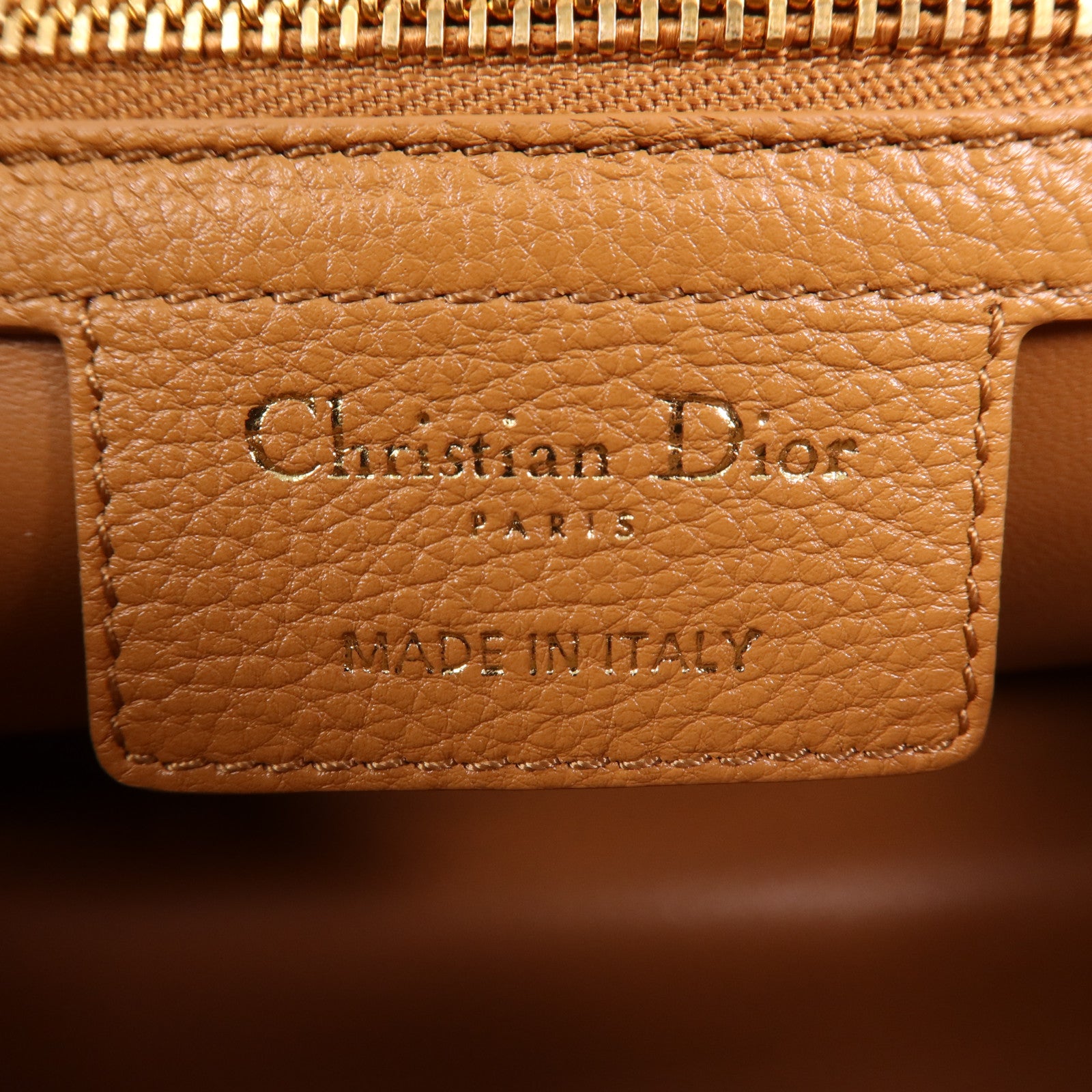 Dior 牛皮皮革Caro Medium金扣肩背袋