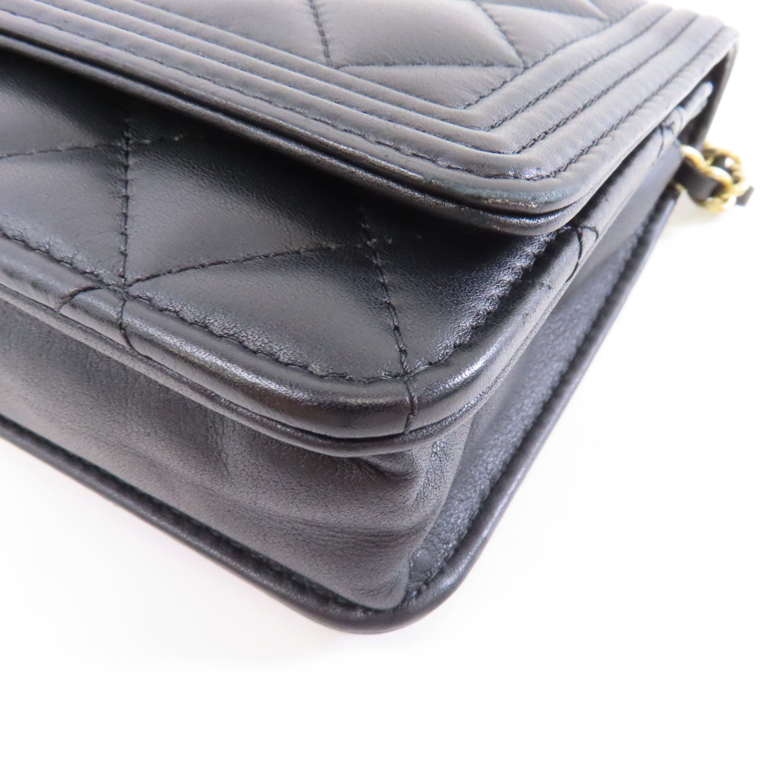 CHANEL 菱格羊皮皮革Boy Wallet On Chain金扣鏈帶肩背袋黑色