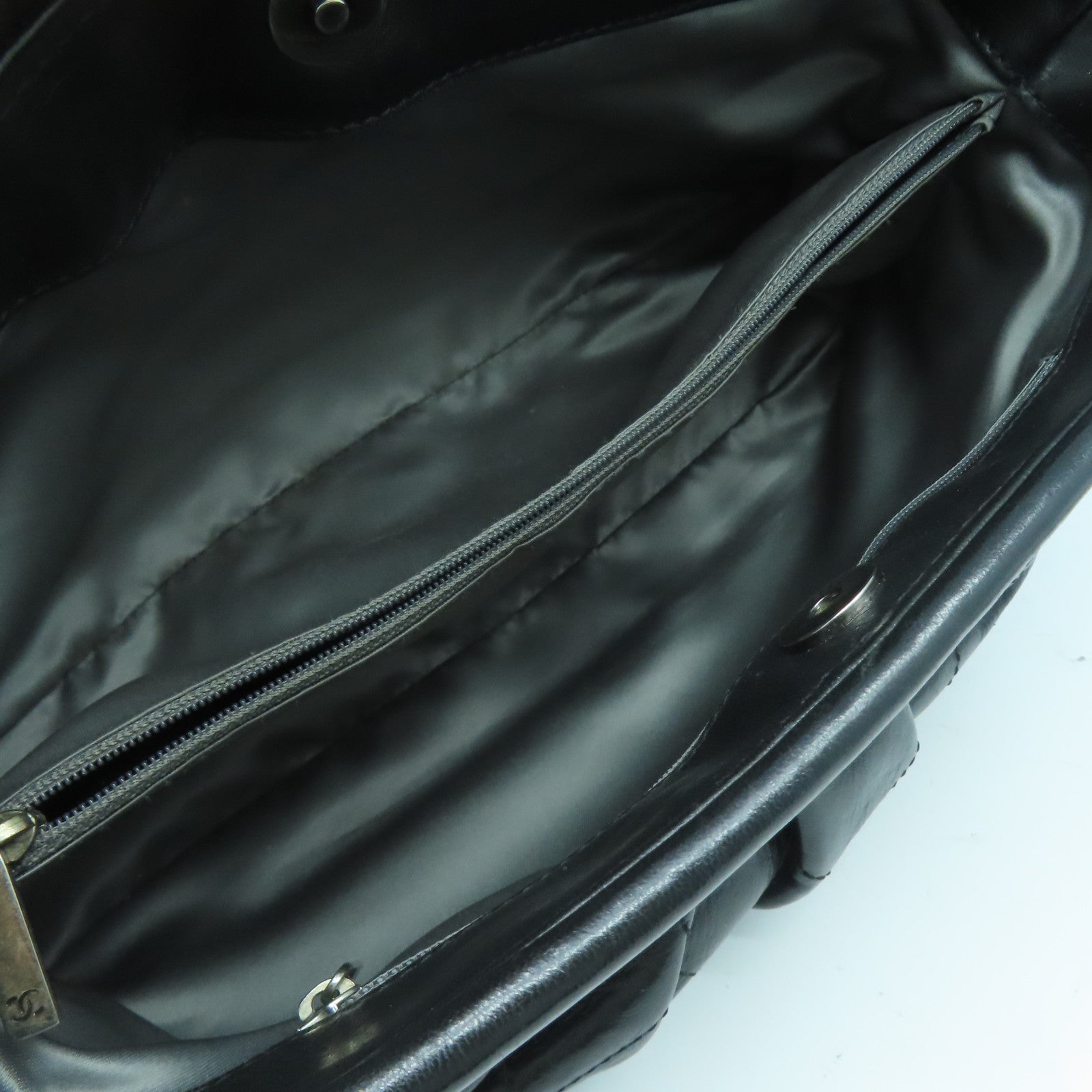 CHANEL **【激減優惠】菱格牛皮皮革Shoulder Bag銀扣肩背袋黑色
