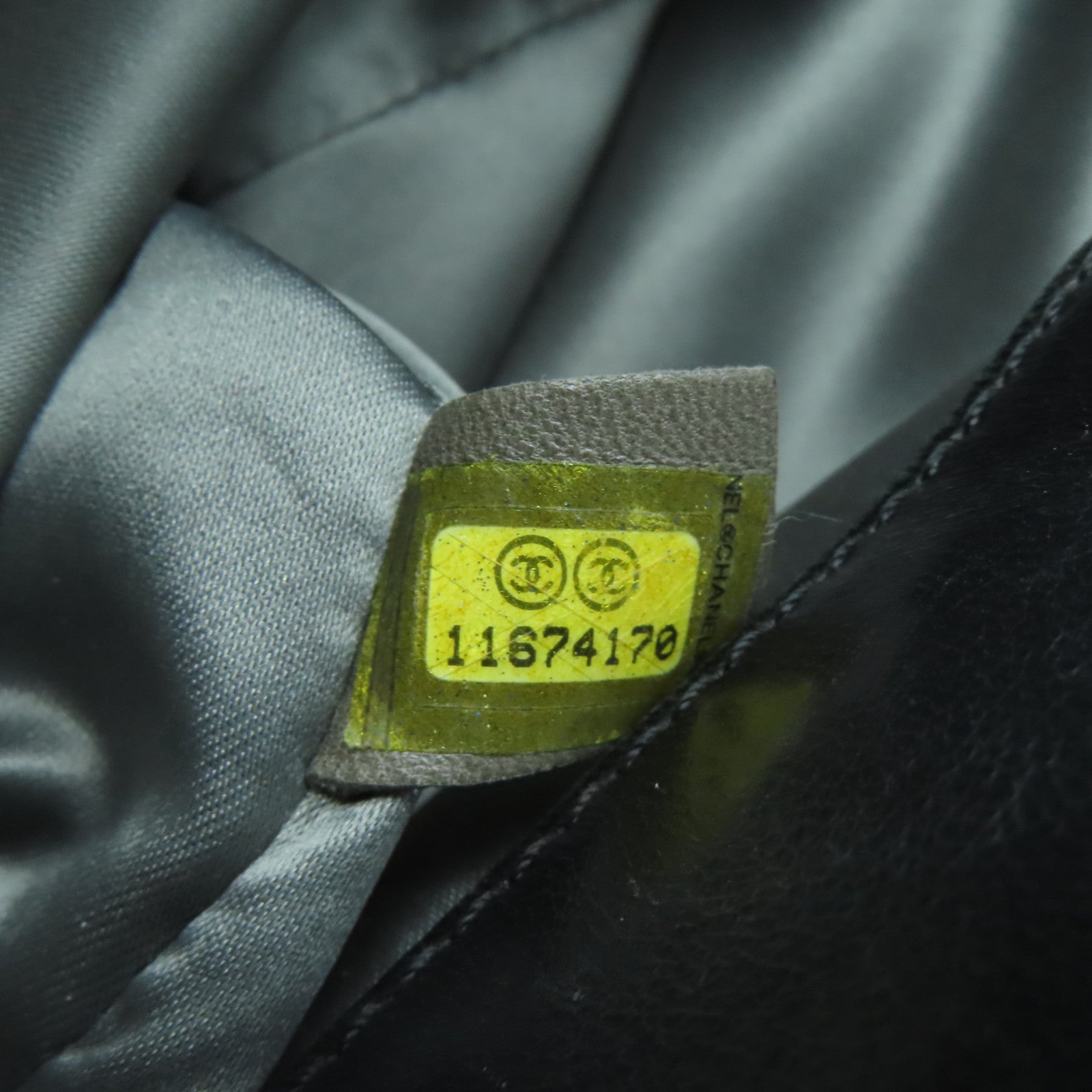 CHANEL **【激減優惠】菱格牛皮皮革Shoulder Bag銀扣肩背袋黑色