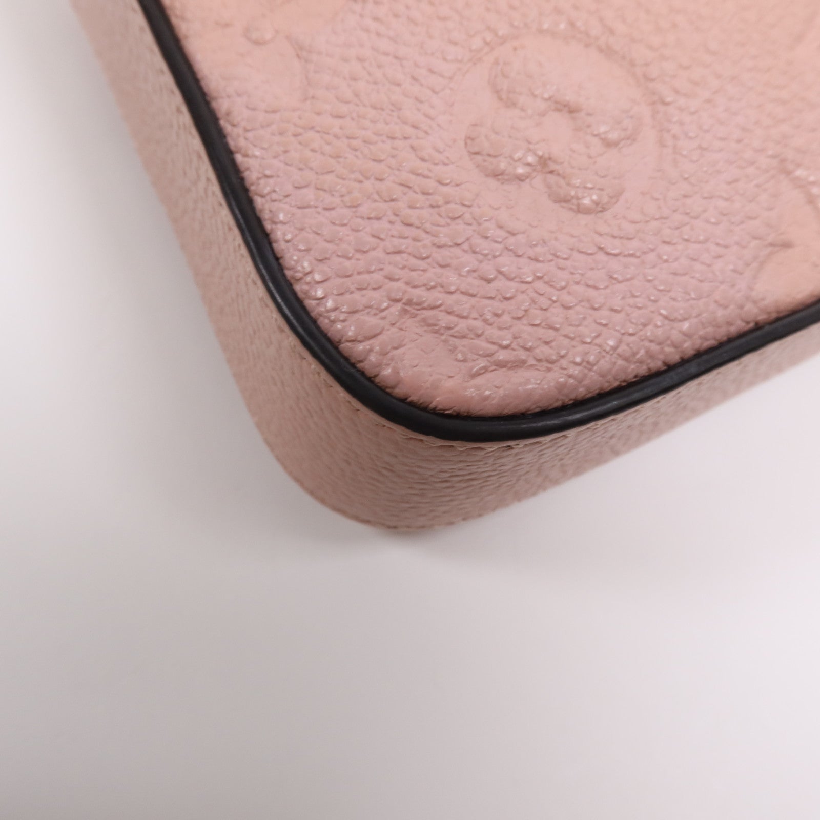 LOUIS VUITTON Epi Pochette Felissie銀扣鏈帶肩背袋