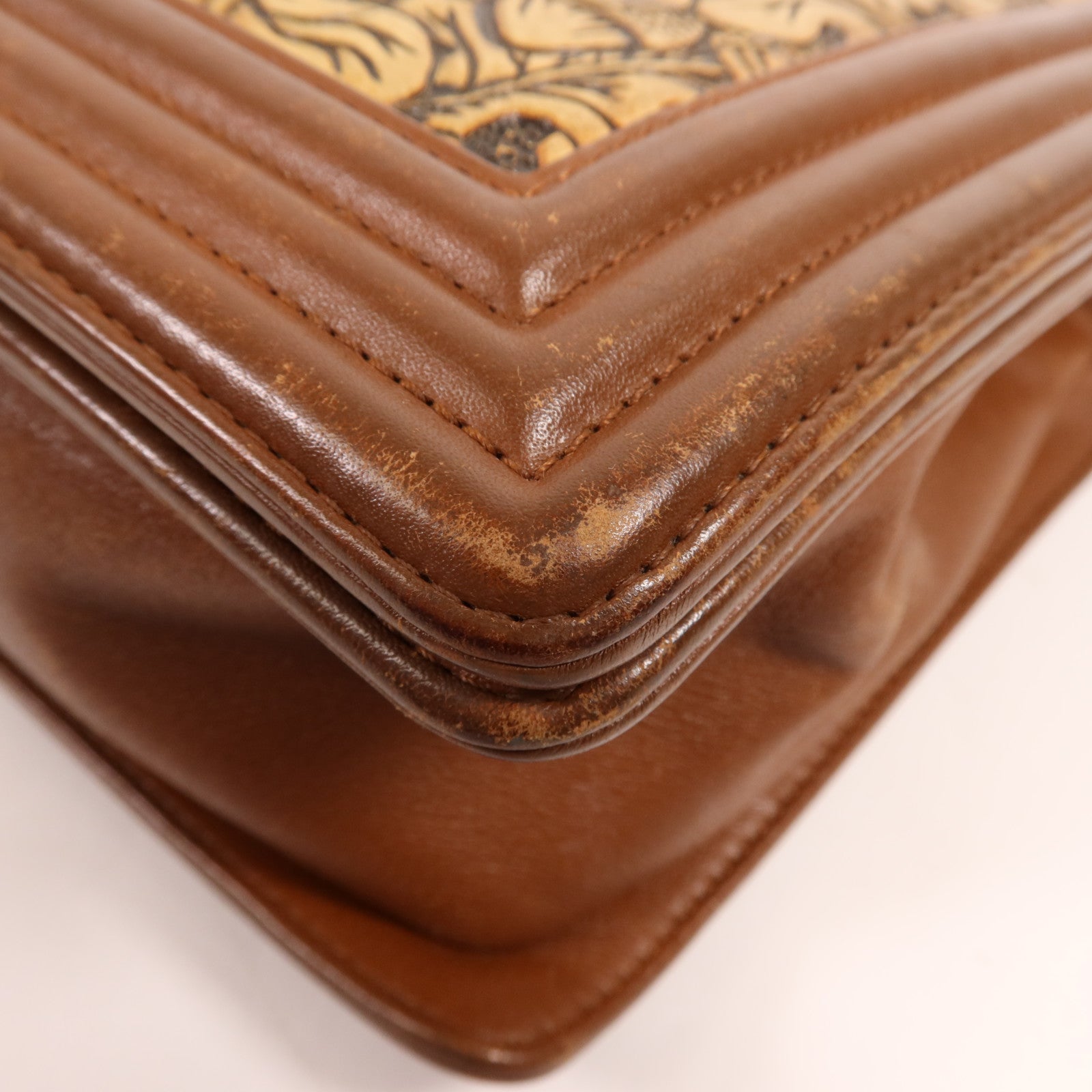 CHANEL 牛皮皮革Seasonal Boy Chanel Large銀扣肩背袋