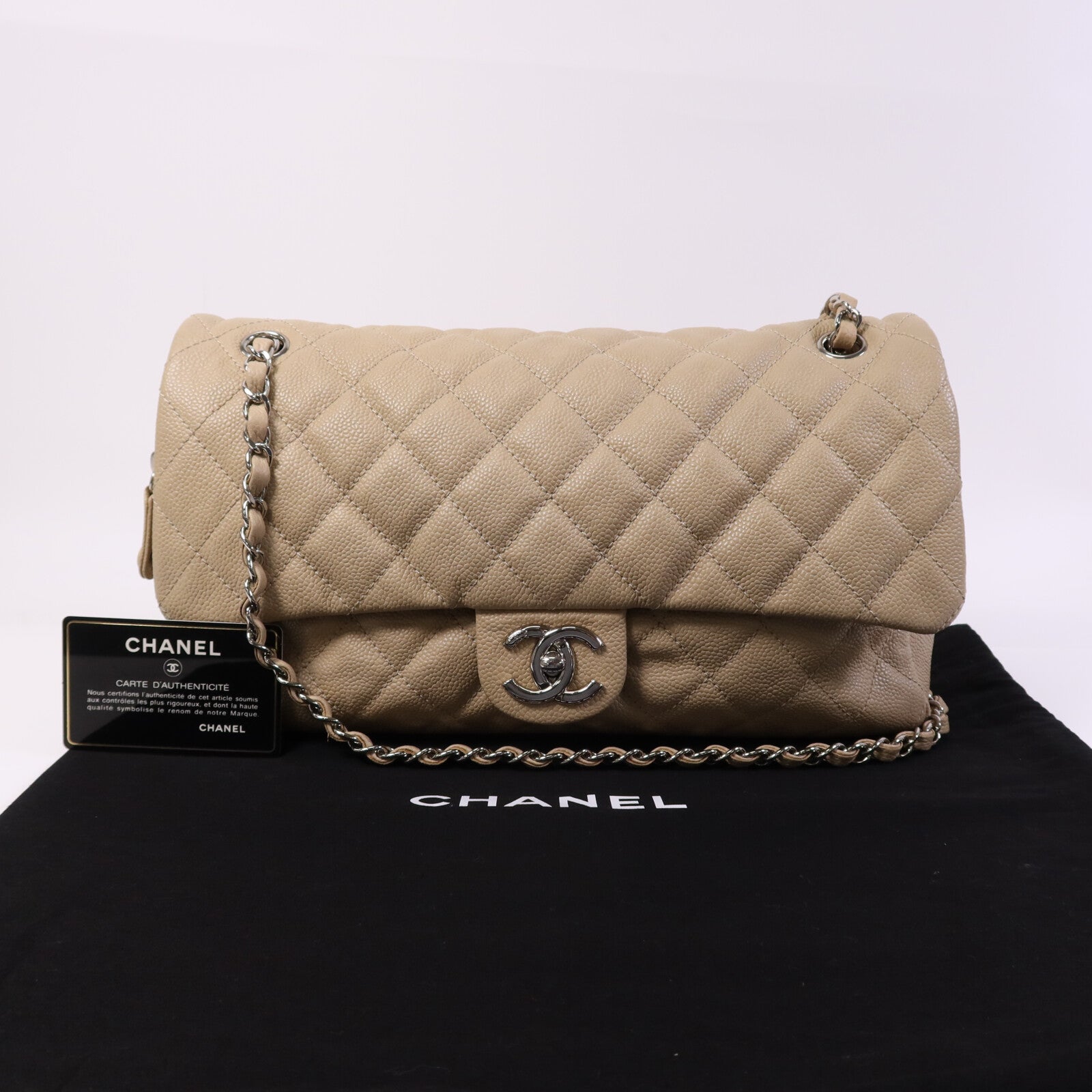 CHANEL 牛皮皮革Easy Jumbo Flap Bag銀扣鏈帶肩背袋
