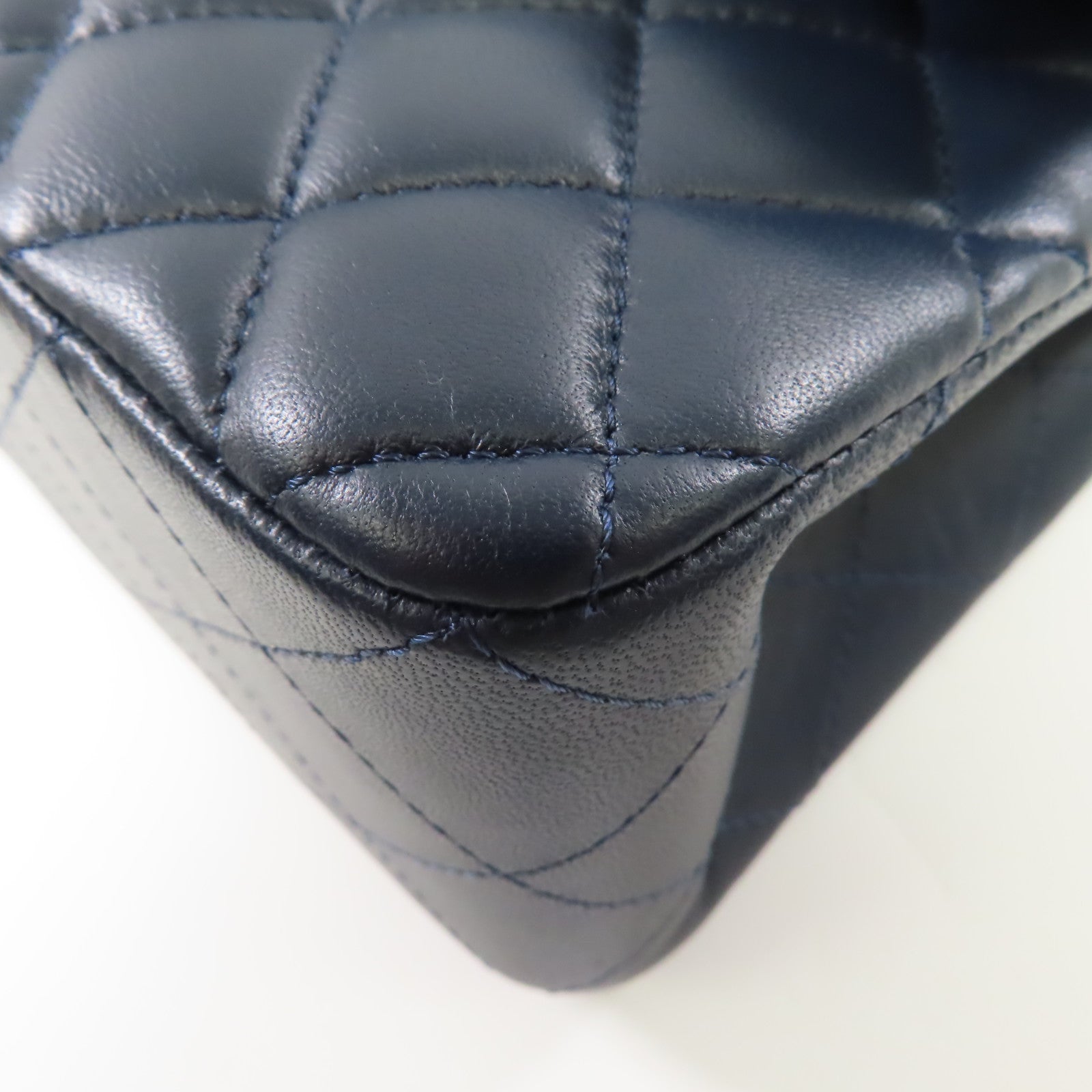 CHANEL 羊皮皮革Classic 23cm金扣鏈帶肩背袋深藍色