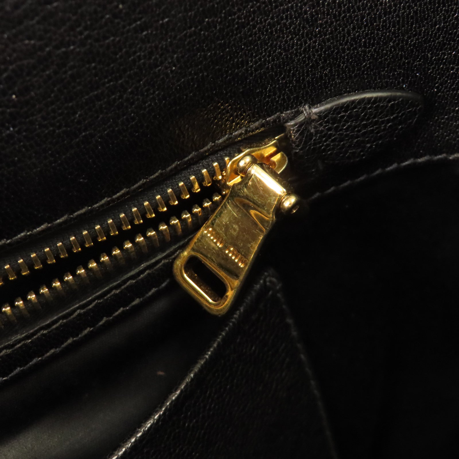 Miu Miu 皮革2 Way Bag金扣手挽肩背兩用袋