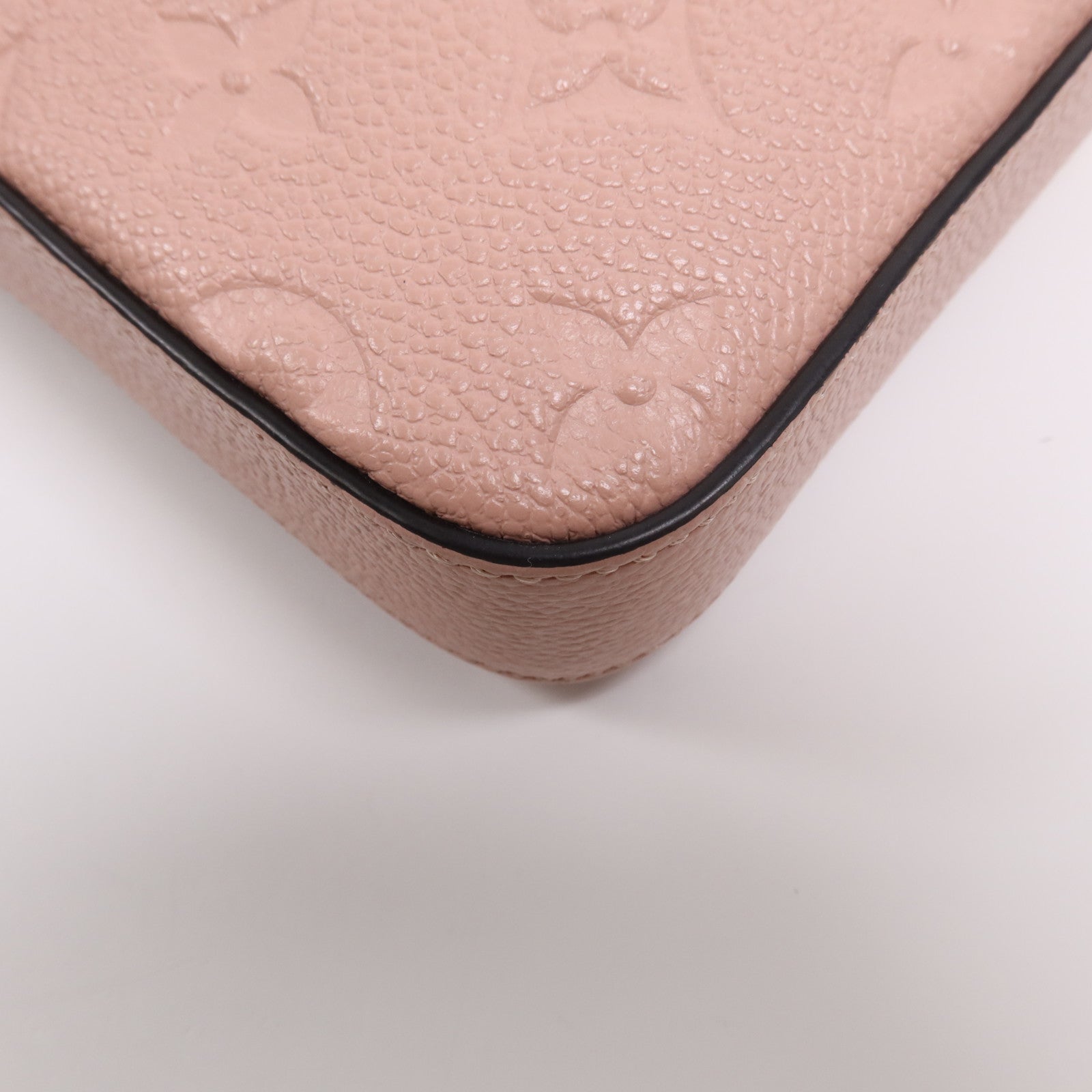 LOUIS VUITTON Epi Pochette Felissie銀扣鏈帶肩背袋