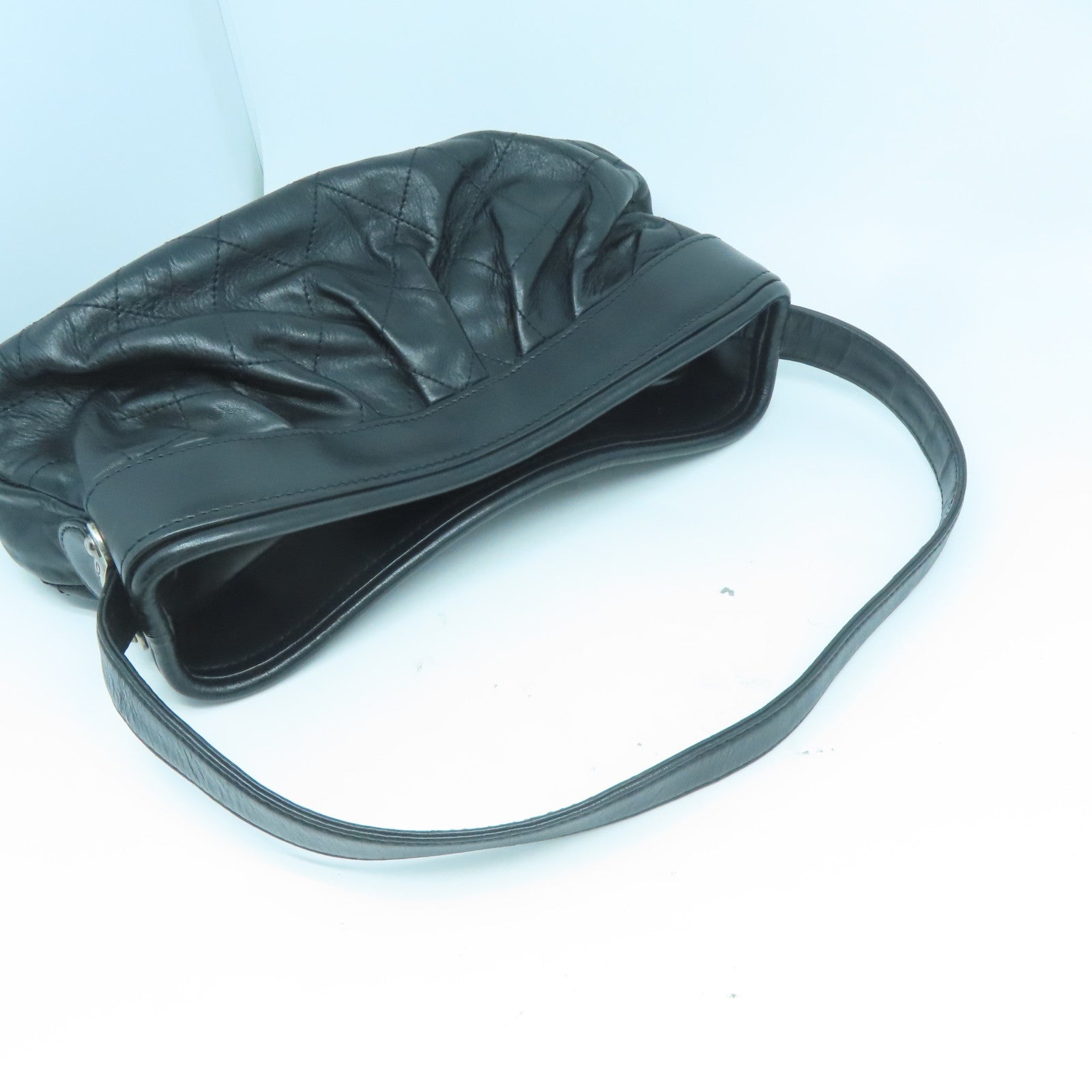 CHANEL **【激減優惠】菱格牛皮皮革Shoulder Bag銀扣肩背袋黑色