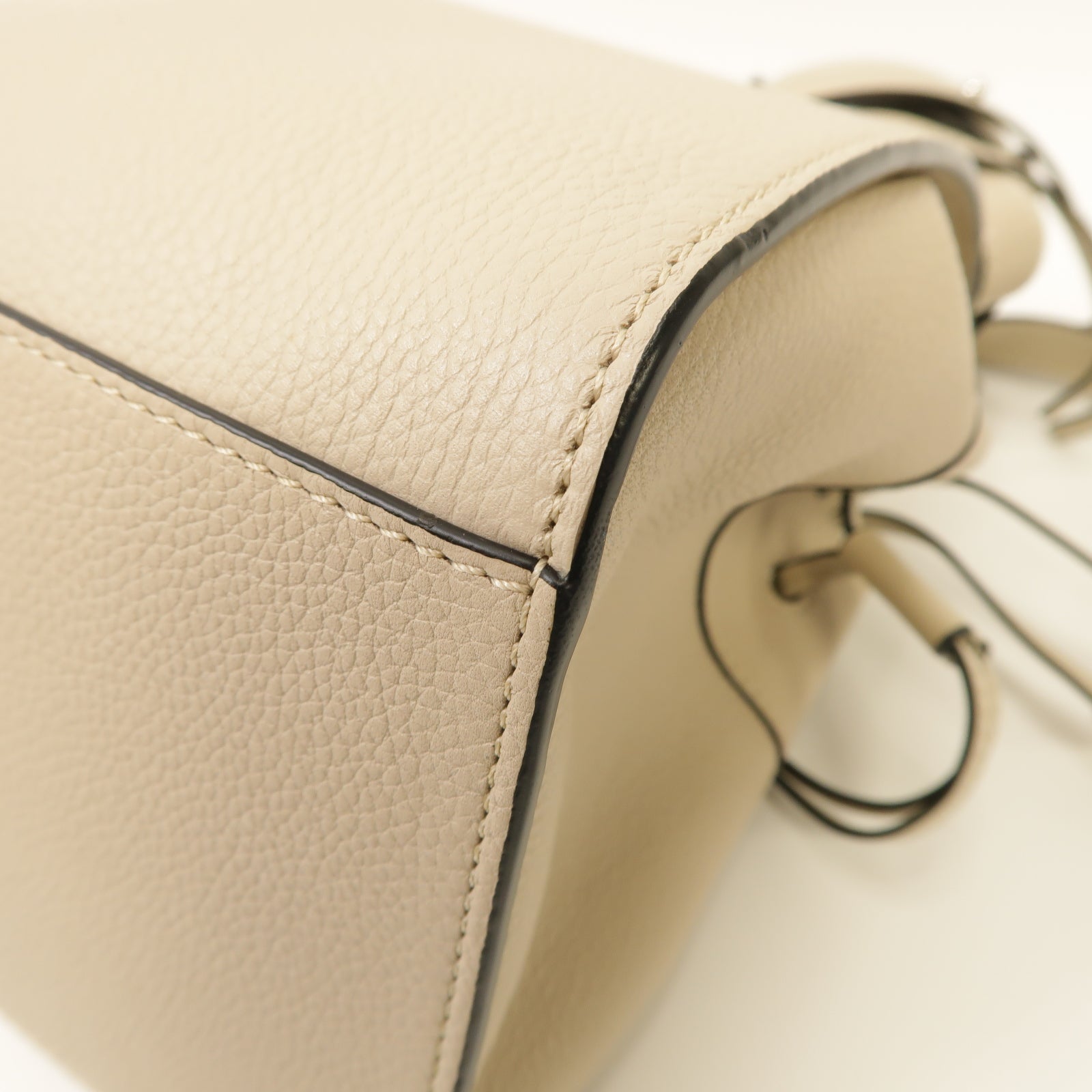 LOEWE 牛皮皮革Mini Hammock Drawstring銀扣手挽肩背兩用袋米色