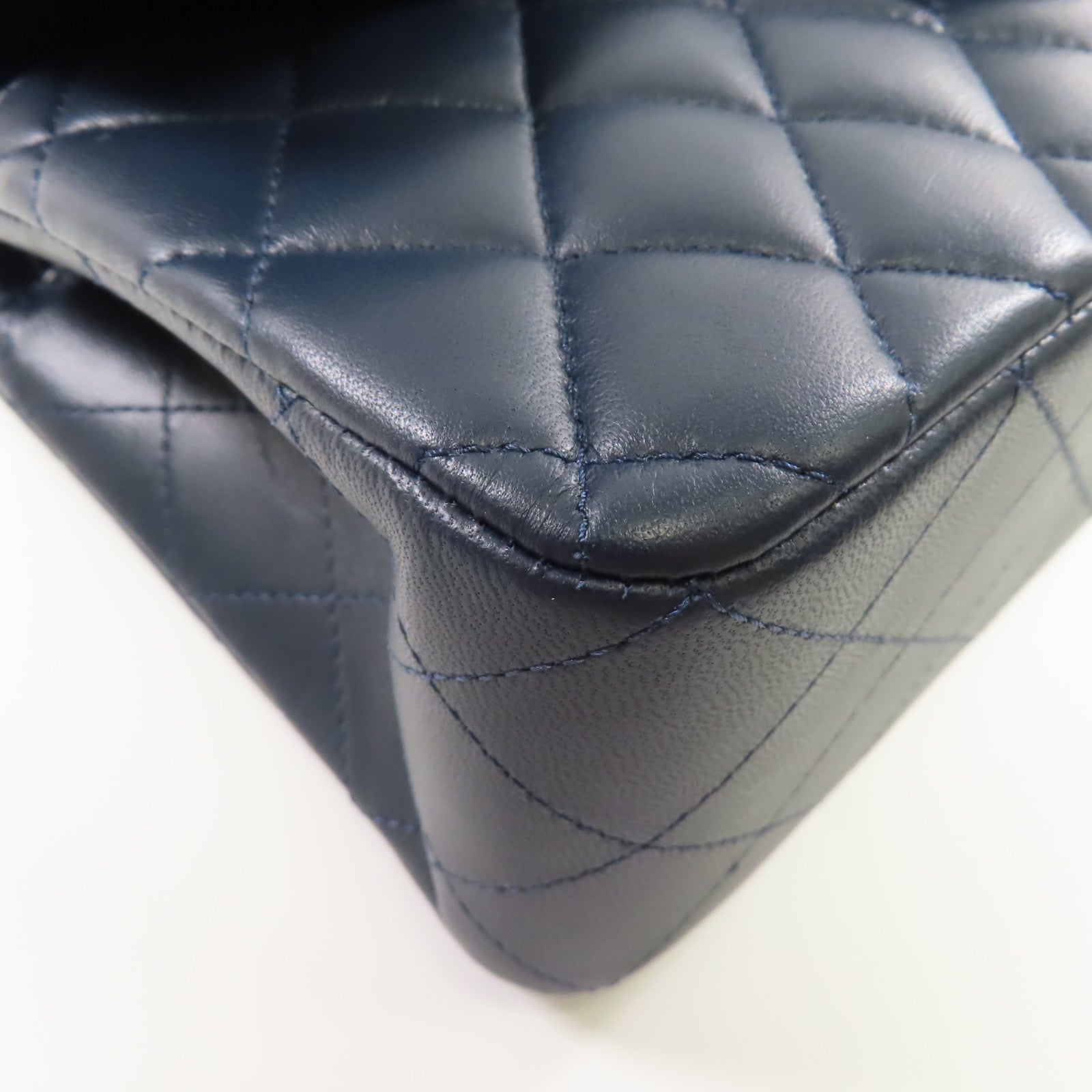 CHANEL 羊皮皮革Classic 23cm金扣鏈帶肩背袋深藍色